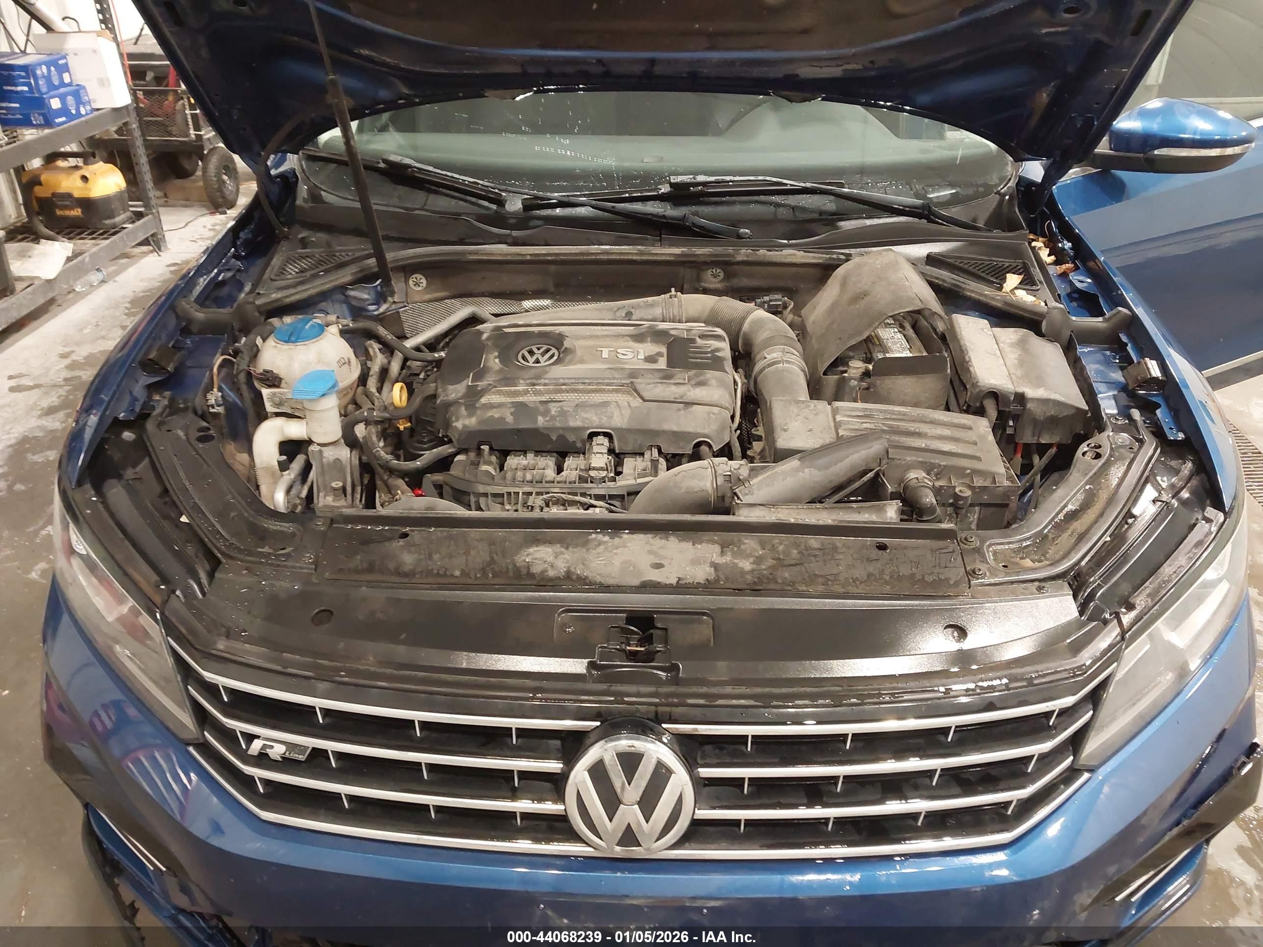 VOLKSWAGEN PASSAT image 10