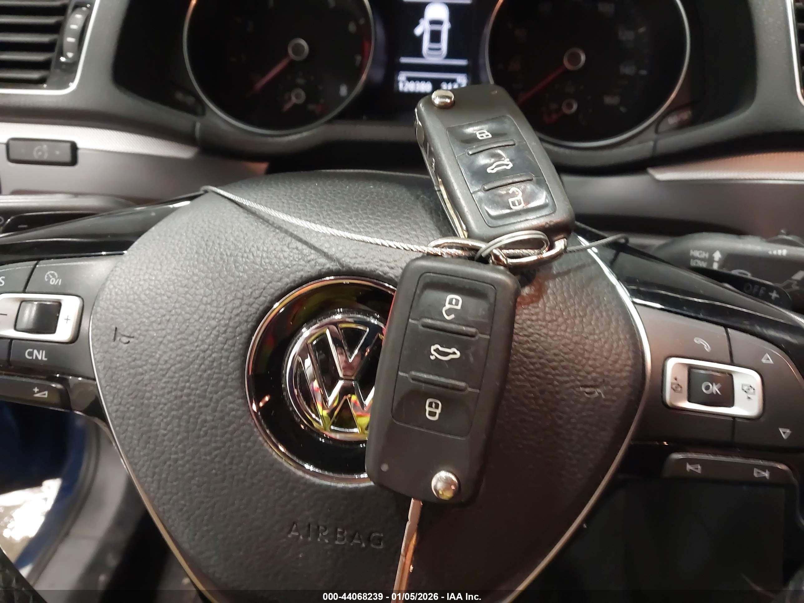 VOLKSWAGEN PASSAT image 11