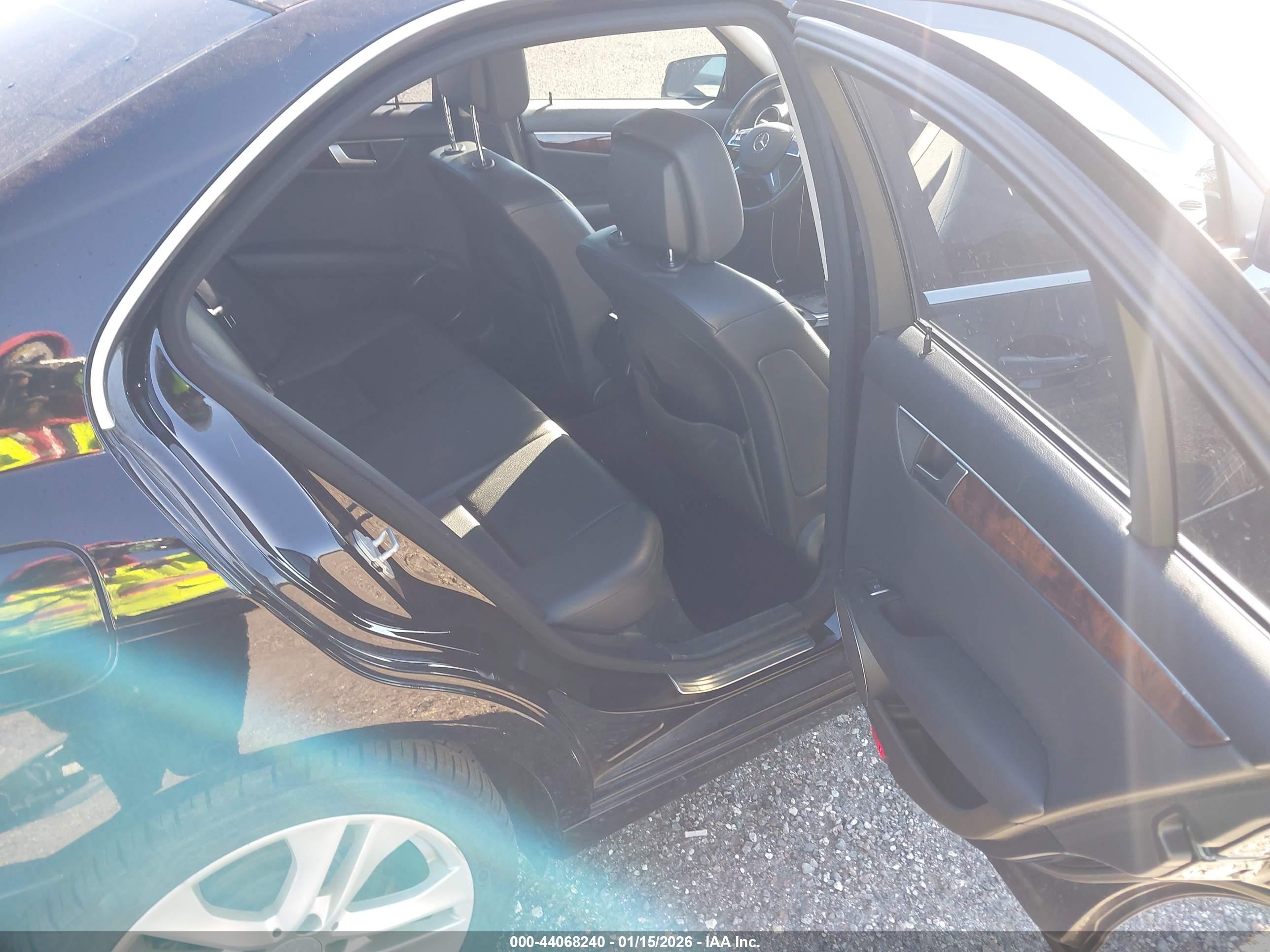 MERCEDES-BENZ C image 8