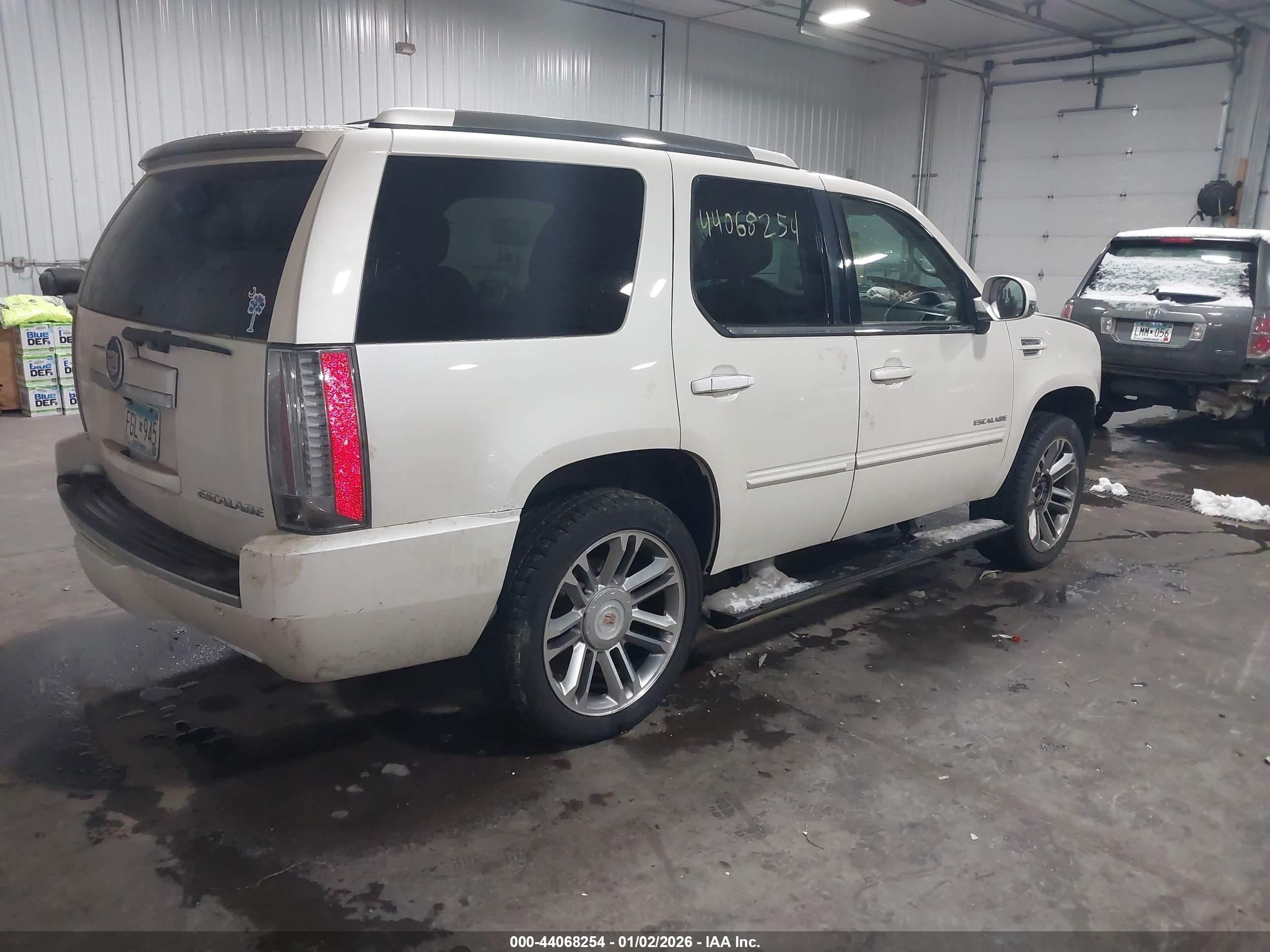 CADILLAC ESCALADE image 4