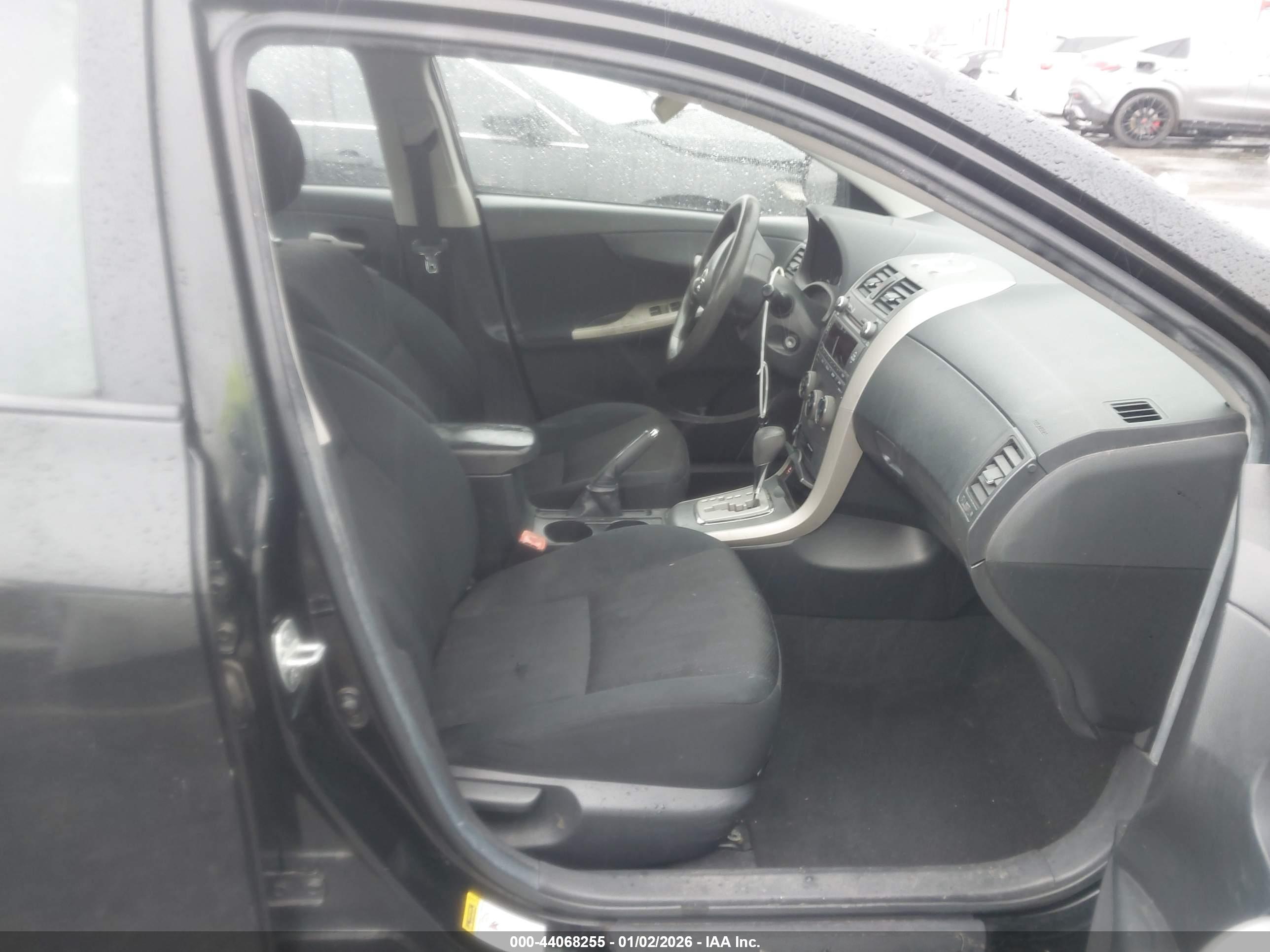 TOYOTA COROLLA image 5