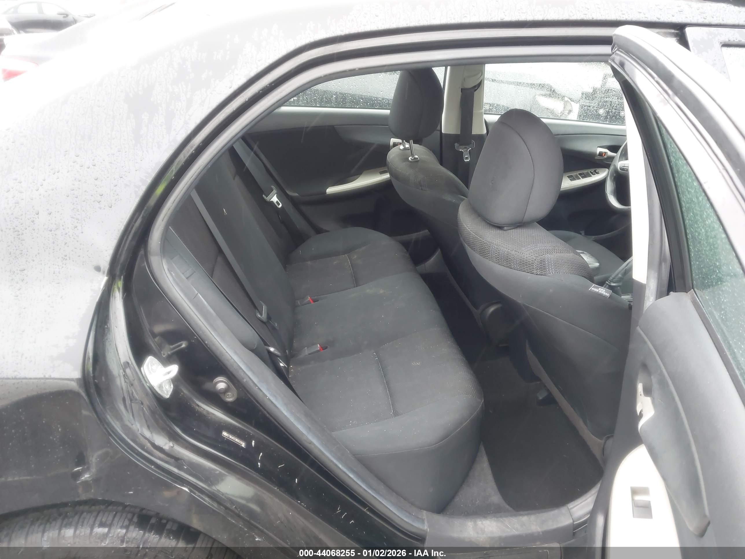 TOYOTA COROLLA image 8