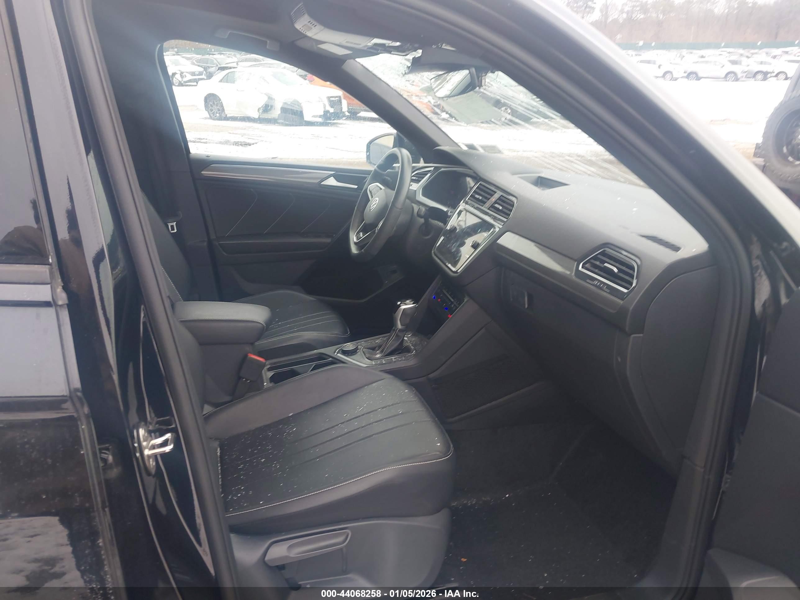 VOLKSWAGEN TIGUAN image 5