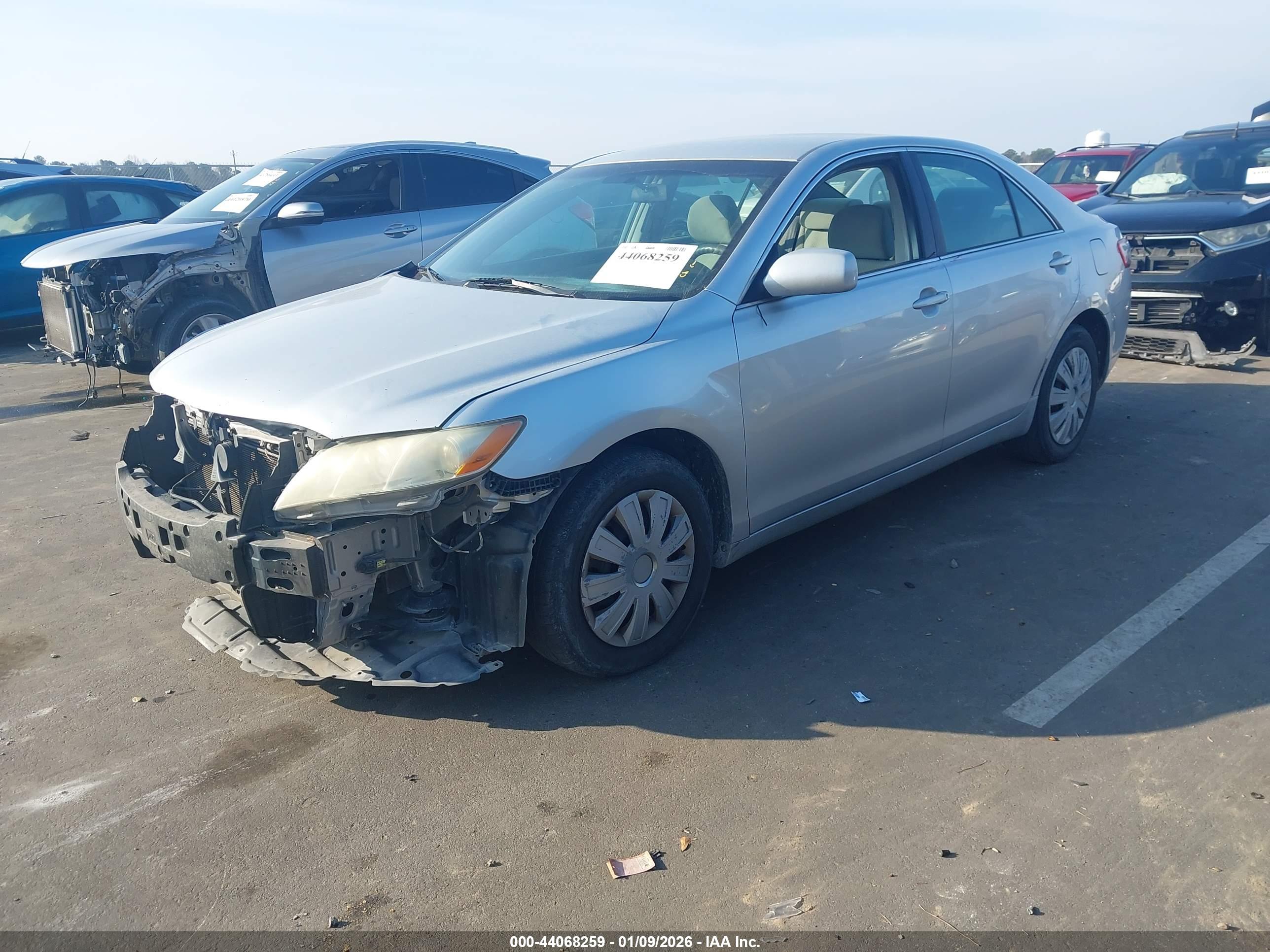 TOYOTA CAMRY image 2