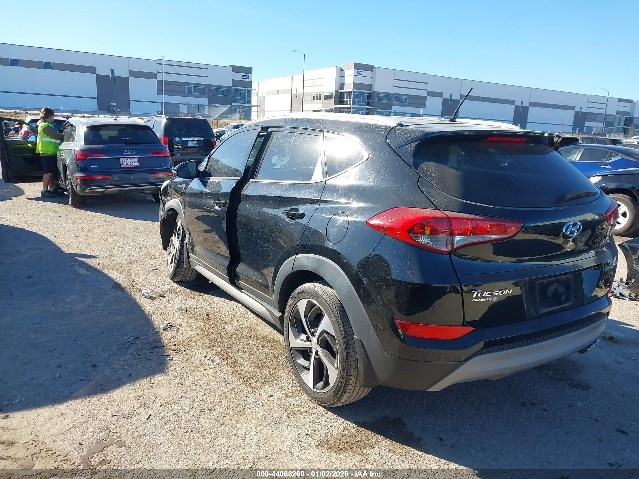 HYUNDAI TUCSON image 3
