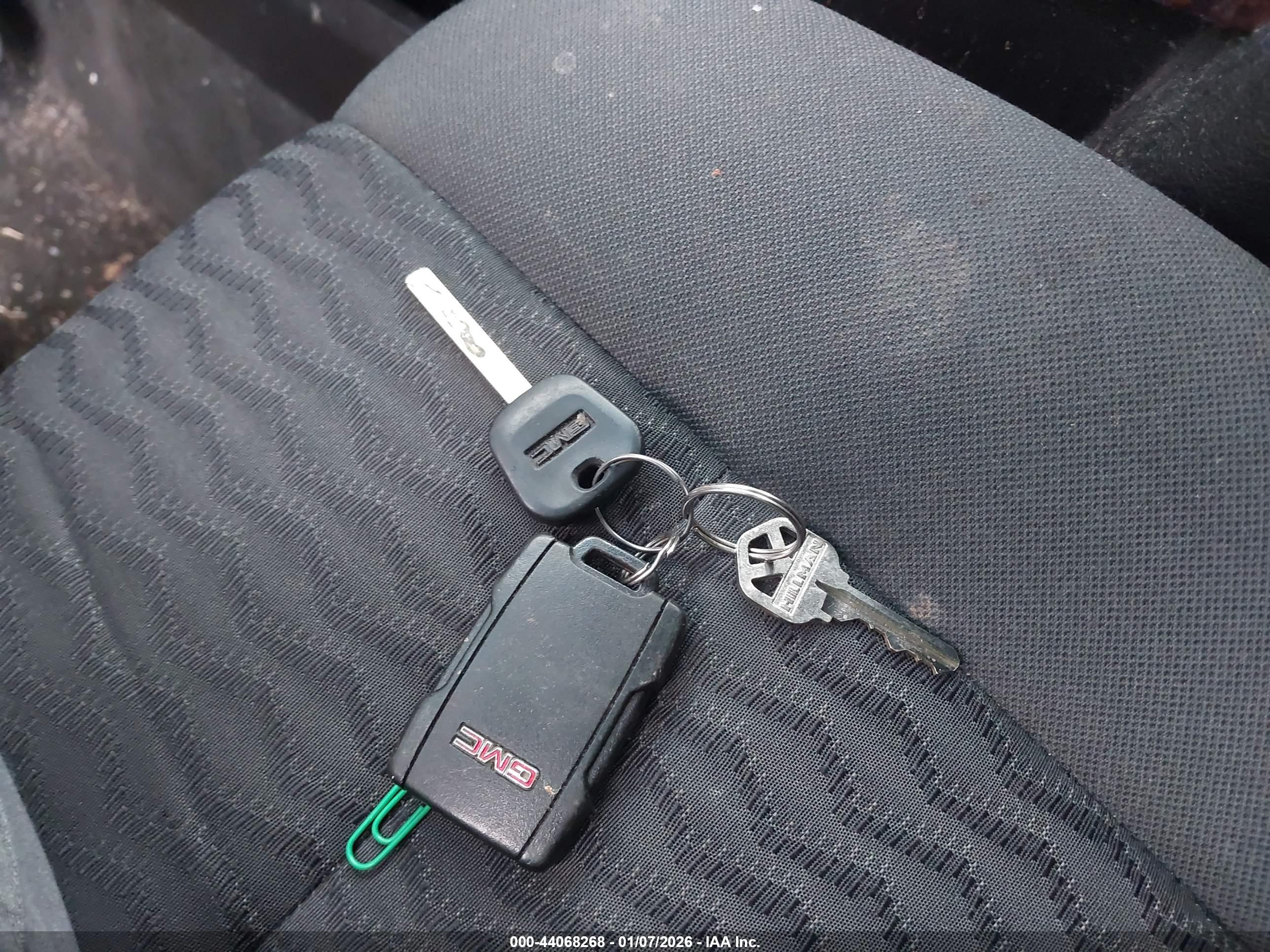 GMC YUKON image 11