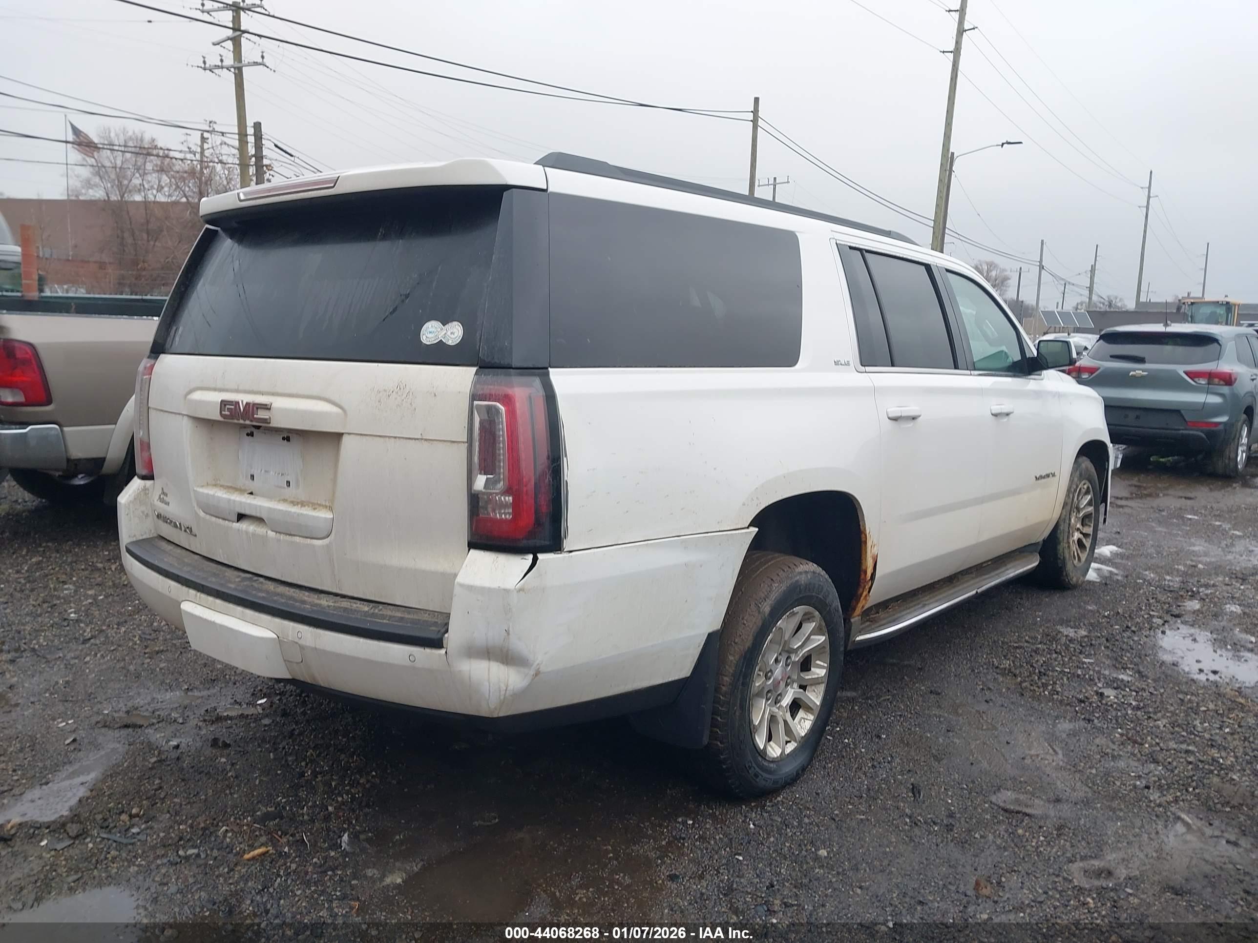 GMC YUKON image 4