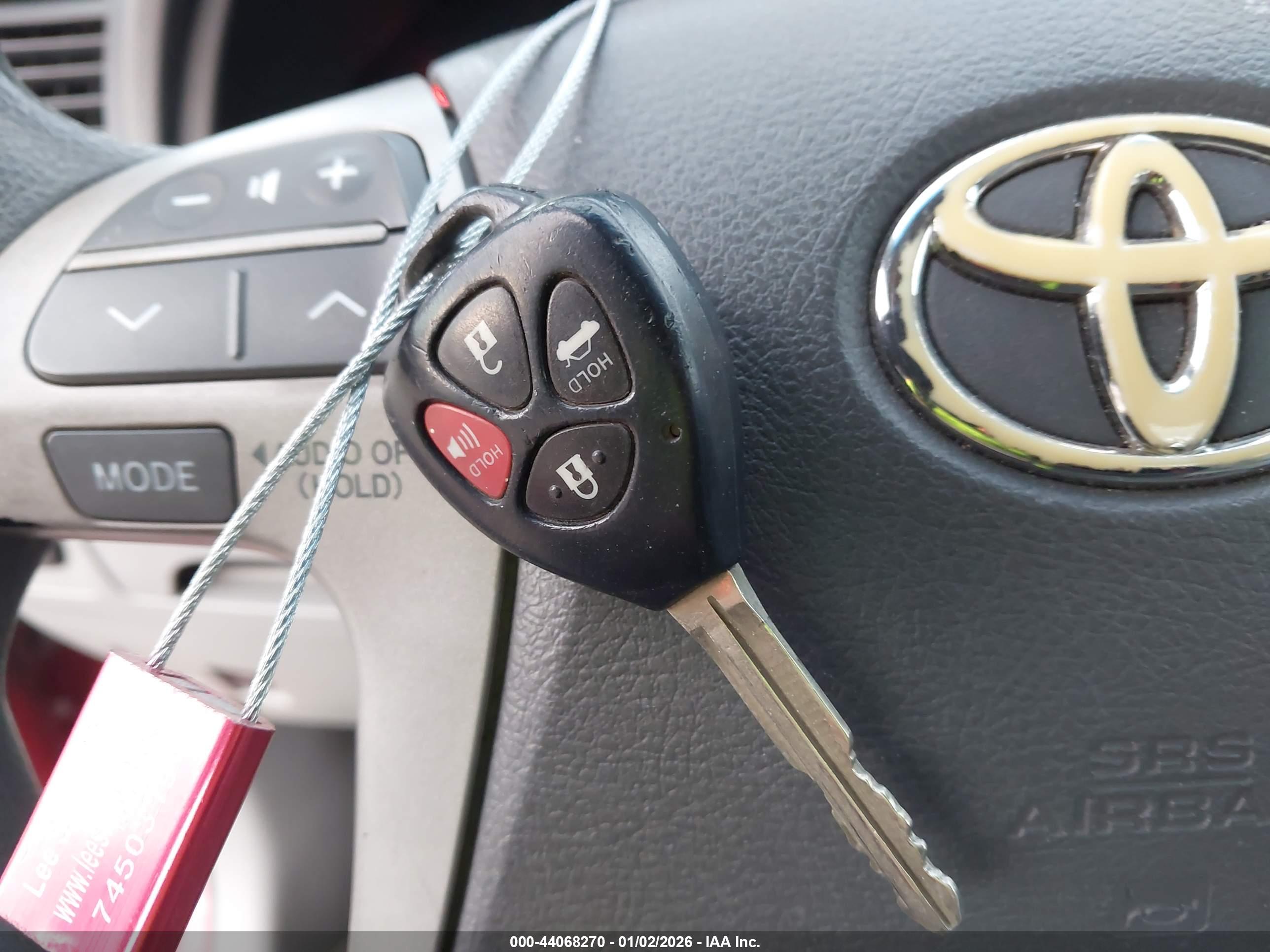 TOYOTA CAMRY image 11