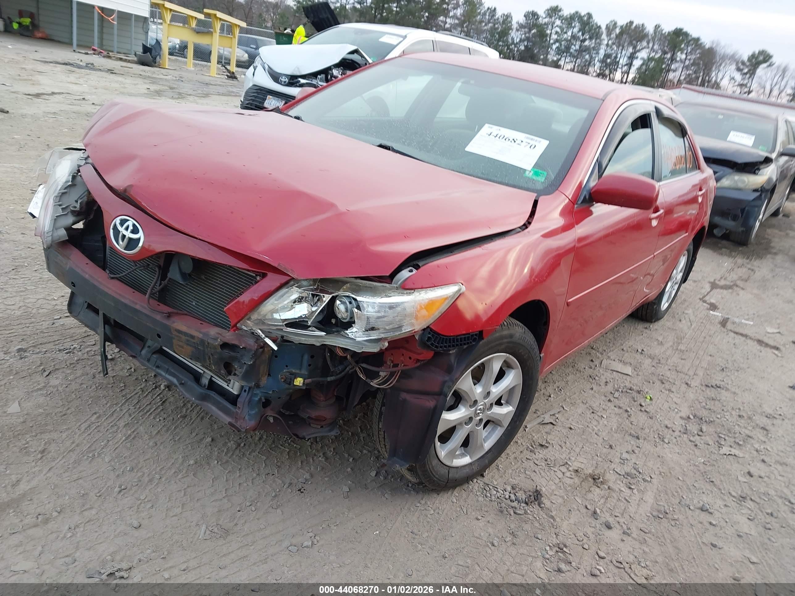TOYOTA CAMRY image 2