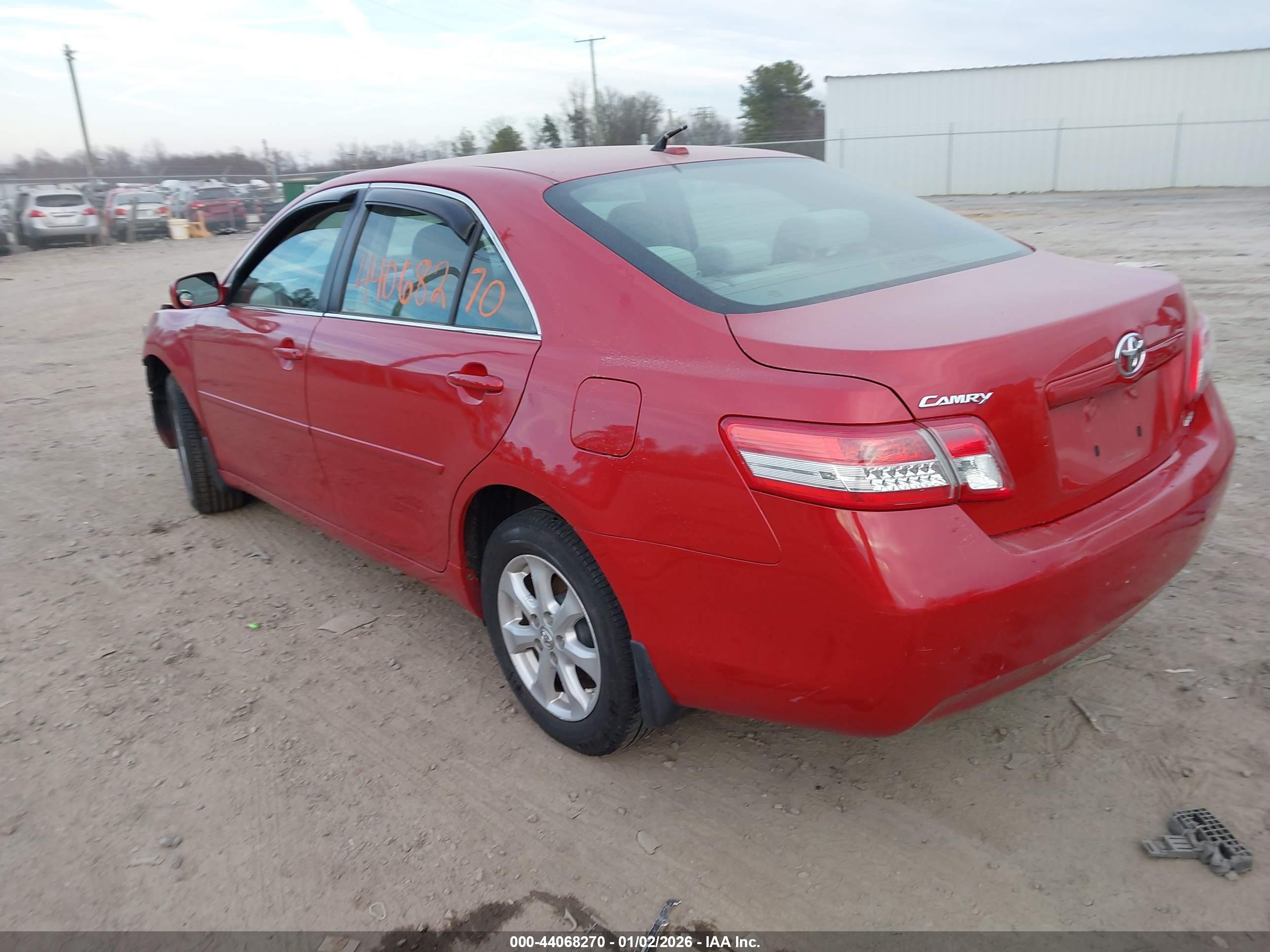 TOYOTA CAMRY image 3