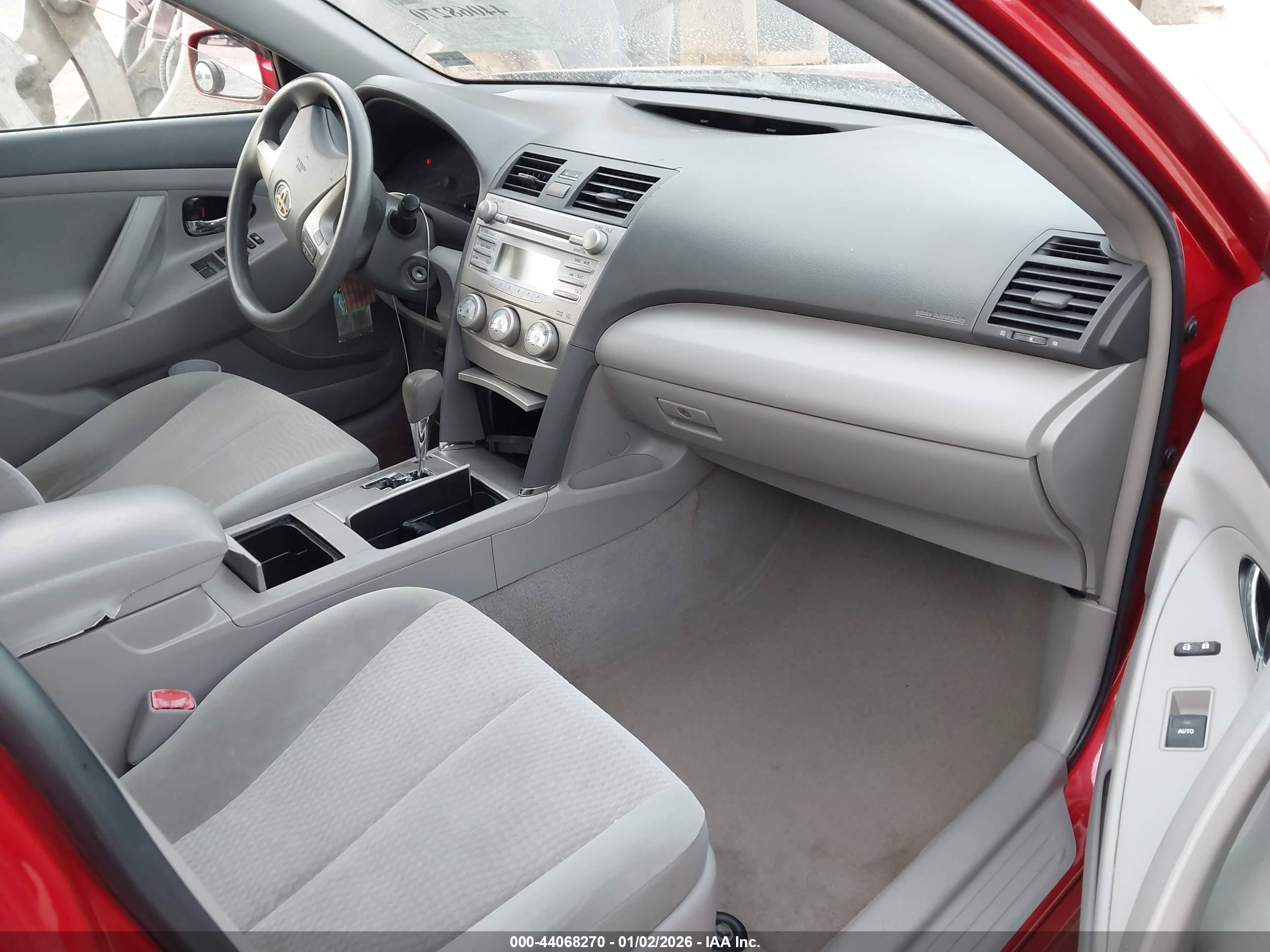 TOYOTA CAMRY image 5