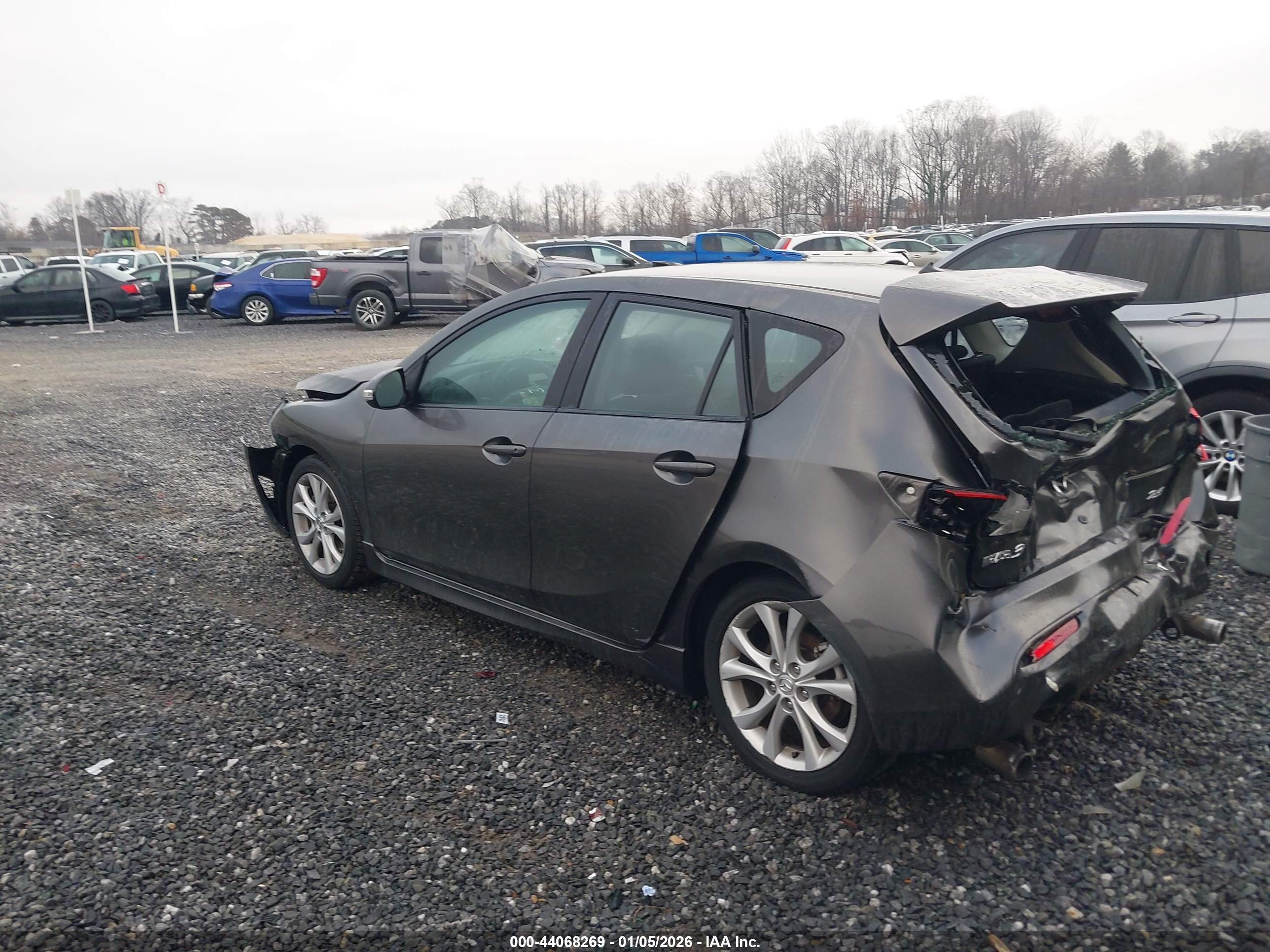 MAZDA MAZDA3 image 3
