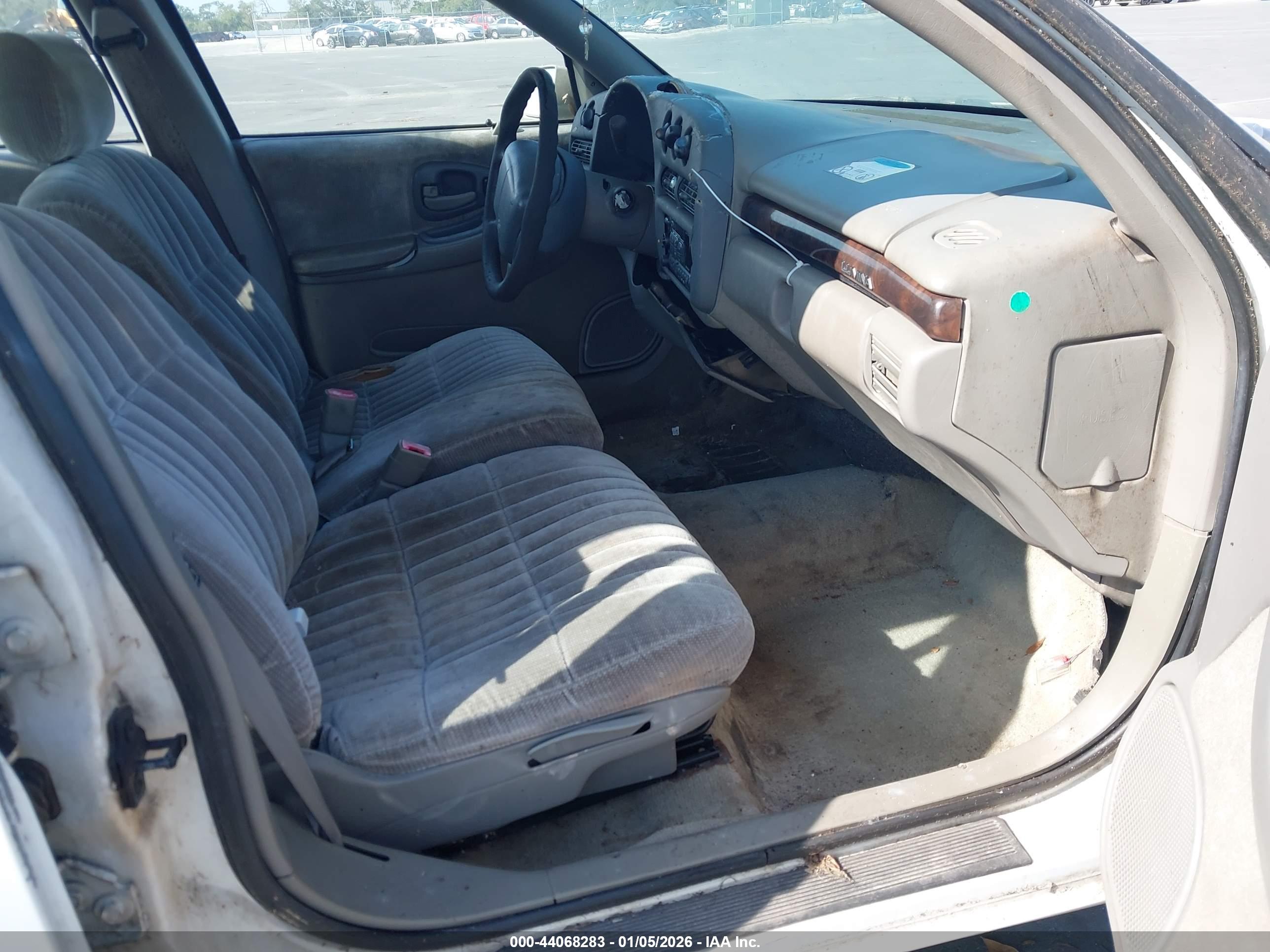 CHEVROLET LUMINA image 5