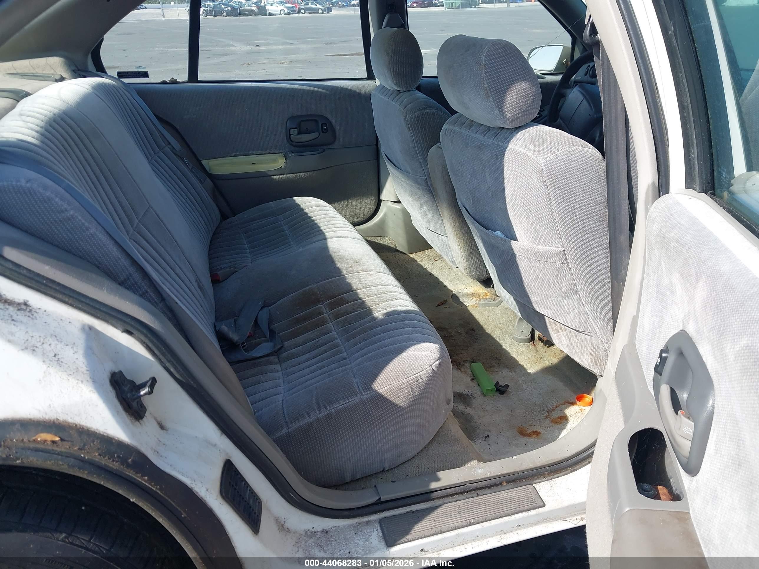 CHEVROLET LUMINA image 8