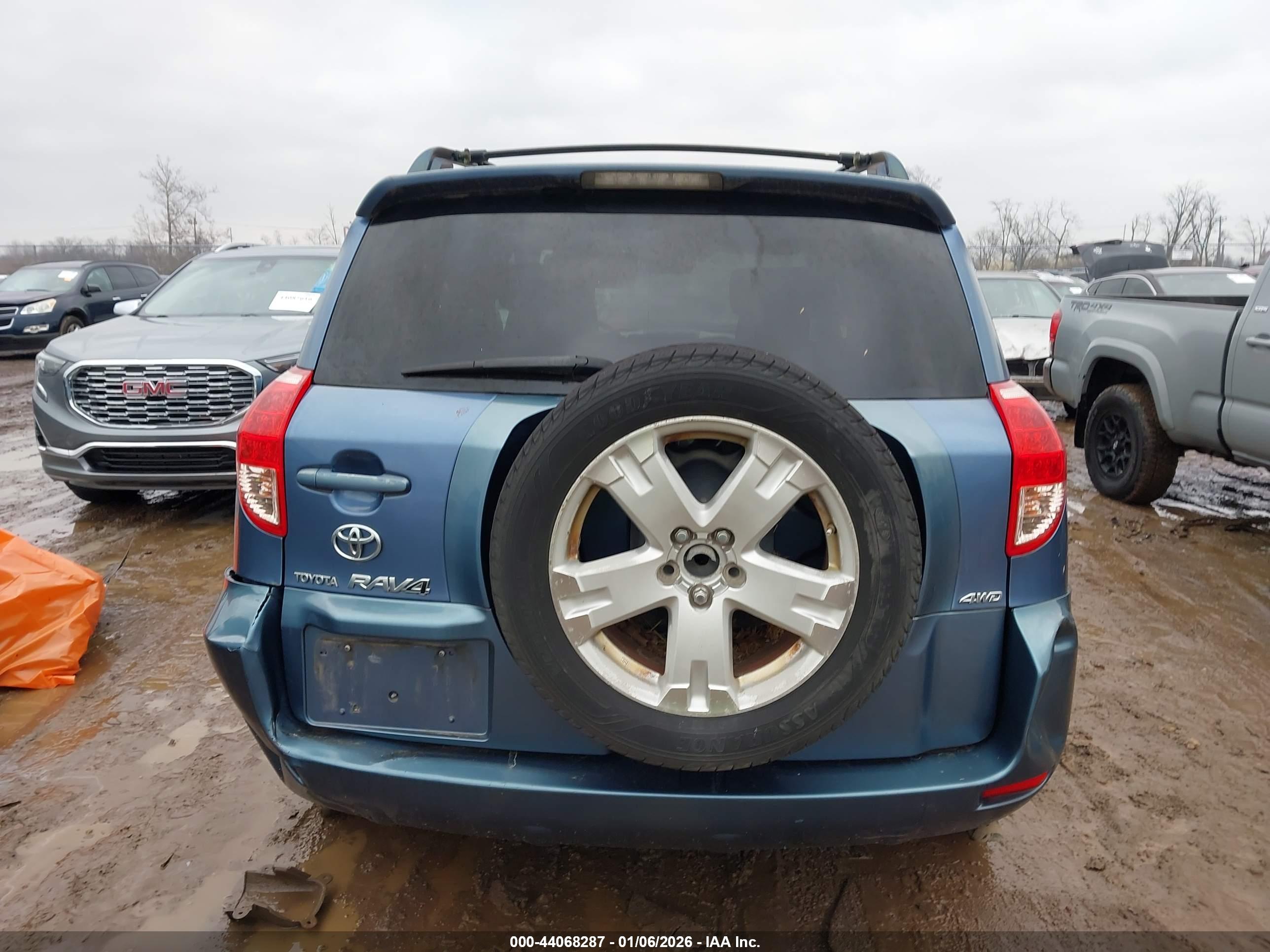 TOYOTA RAV4 image 6