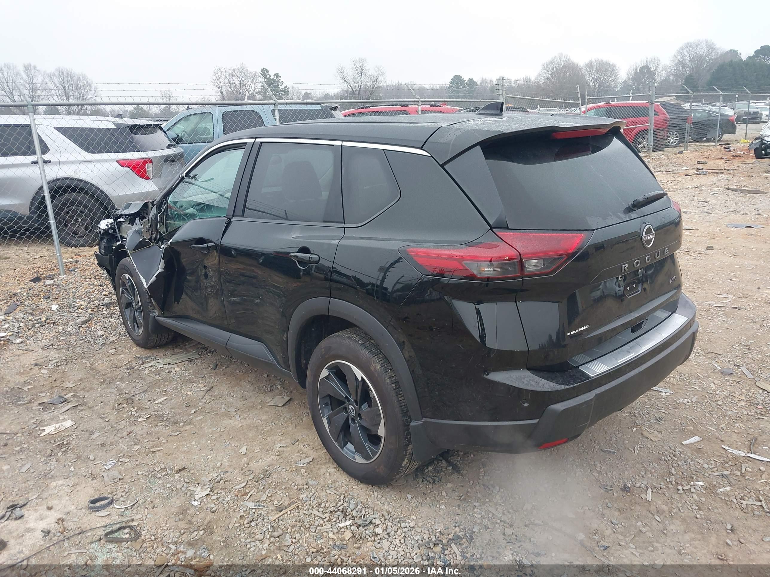 NISSAN ROGUE image 3