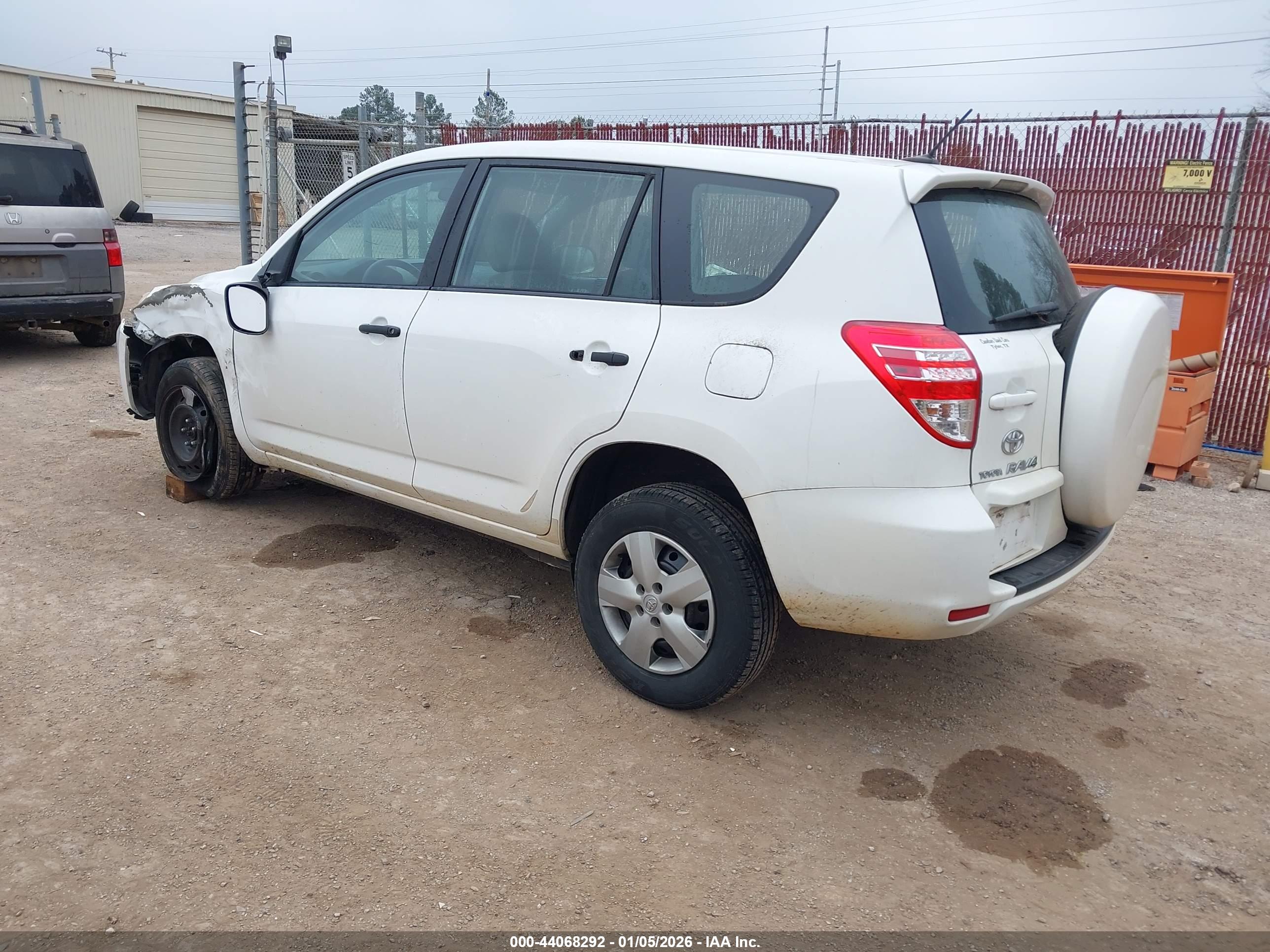 TOYOTA RAV4 image 3