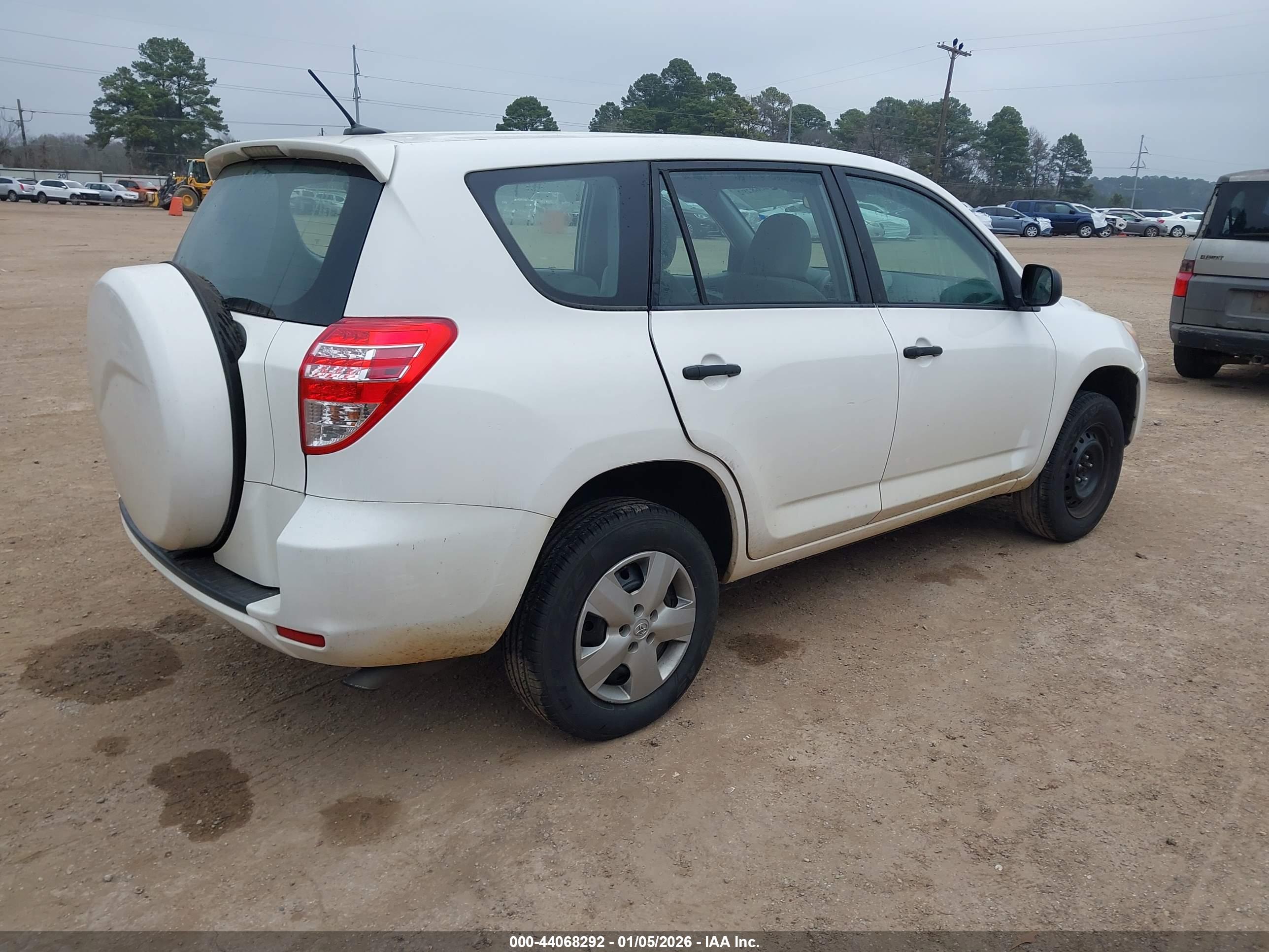 TOYOTA RAV4 image 4