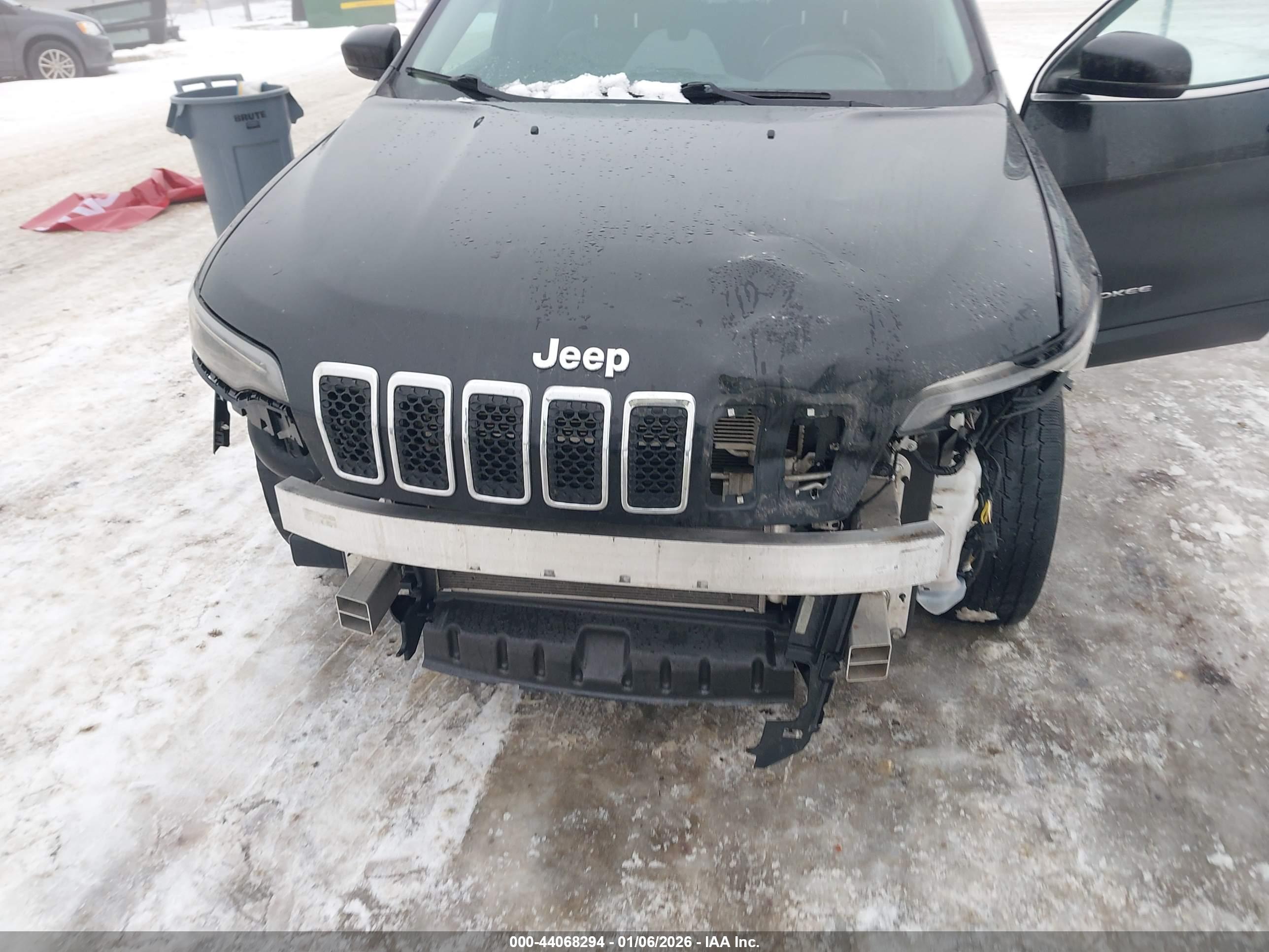 JEEP CHEROKEE image 6