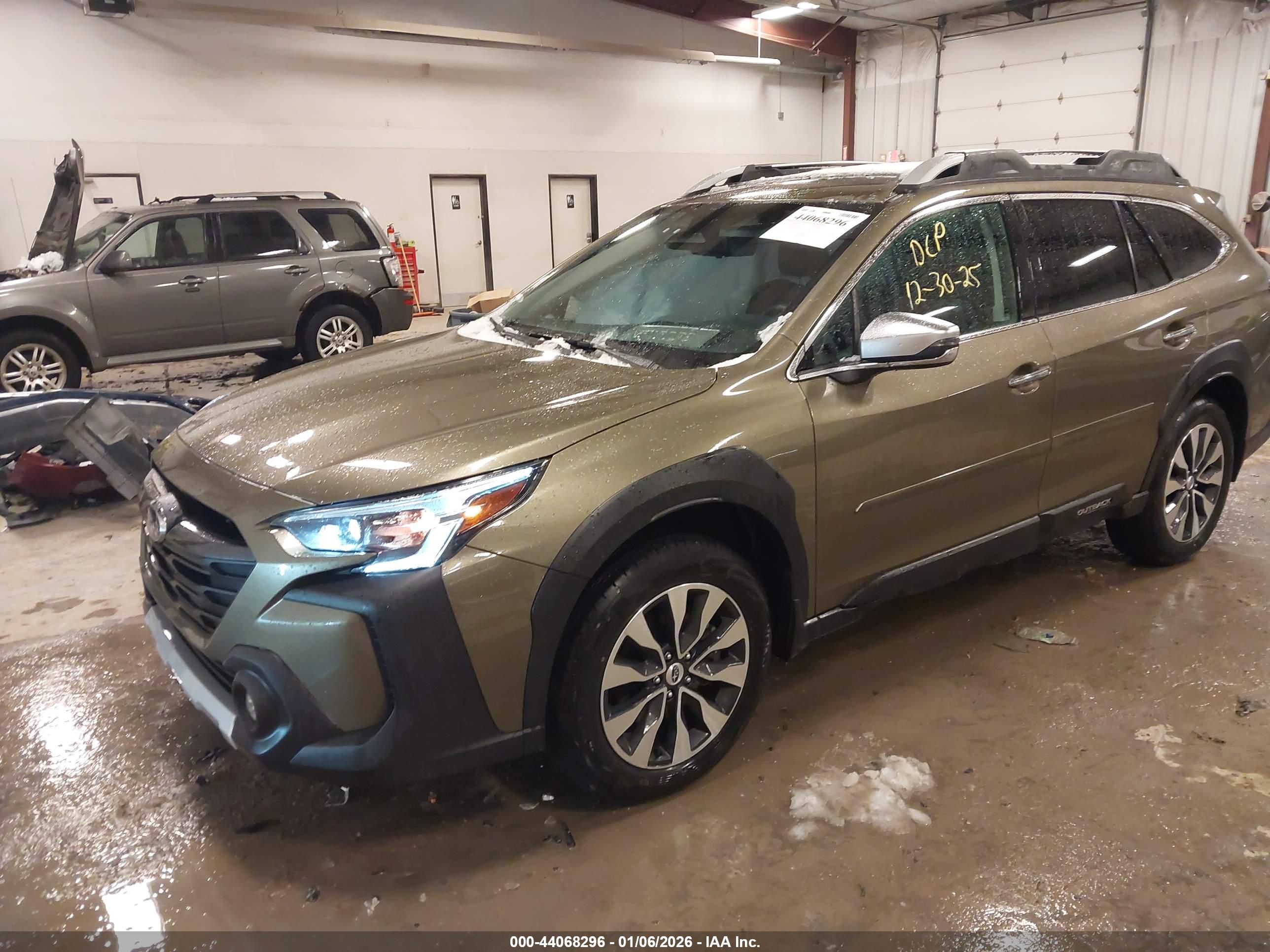 SUBARU OUTBACK image 2