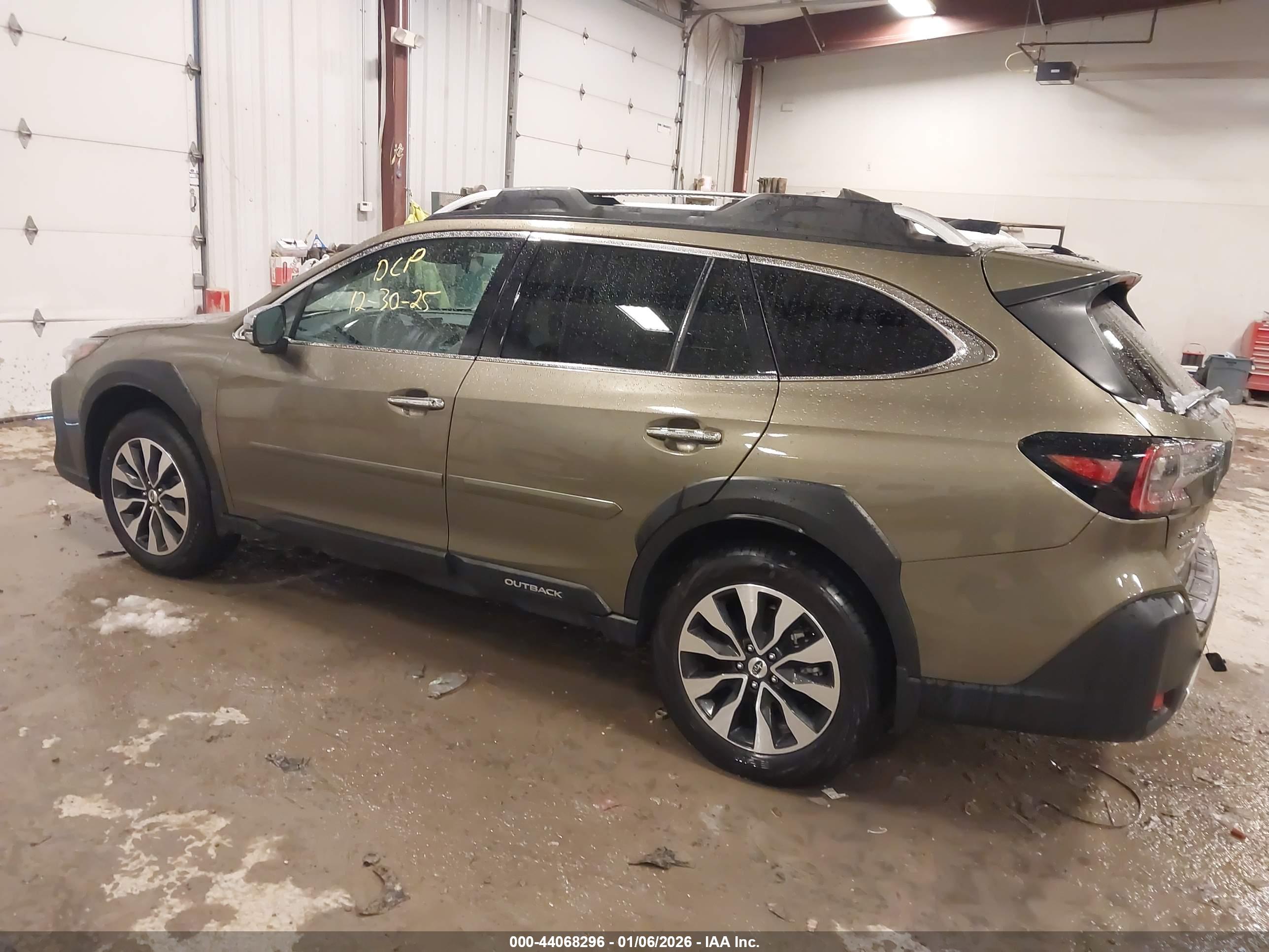 SUBARU OUTBACK image 3