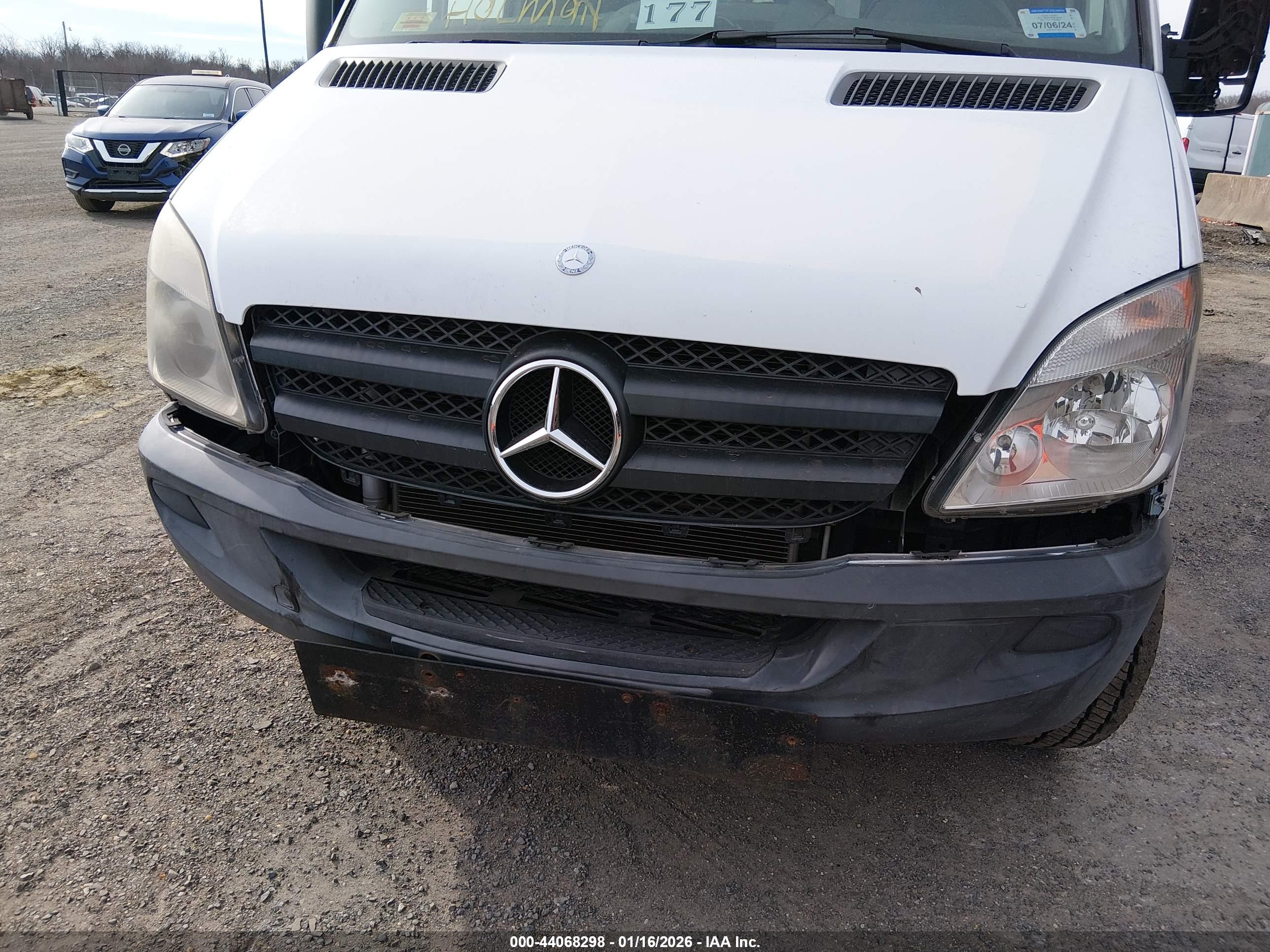 MERCEDES-BENZ SPRINTER image 6