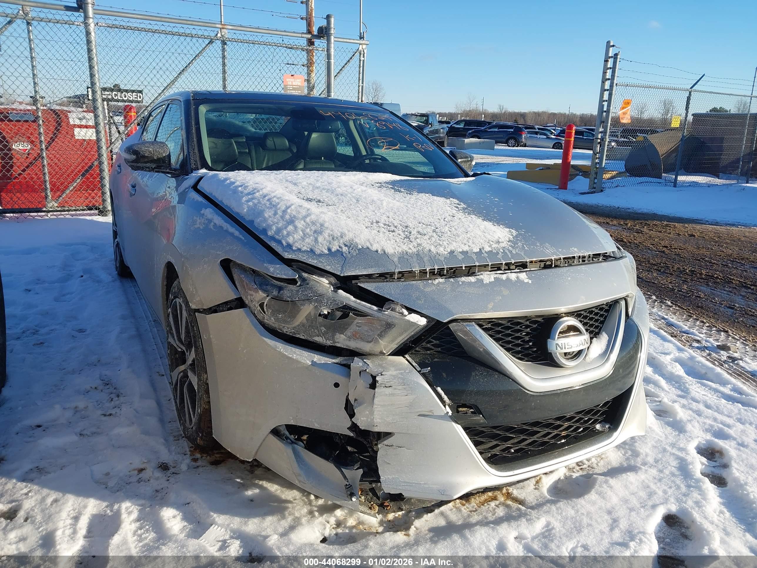NISSAN MAXIMA image 6