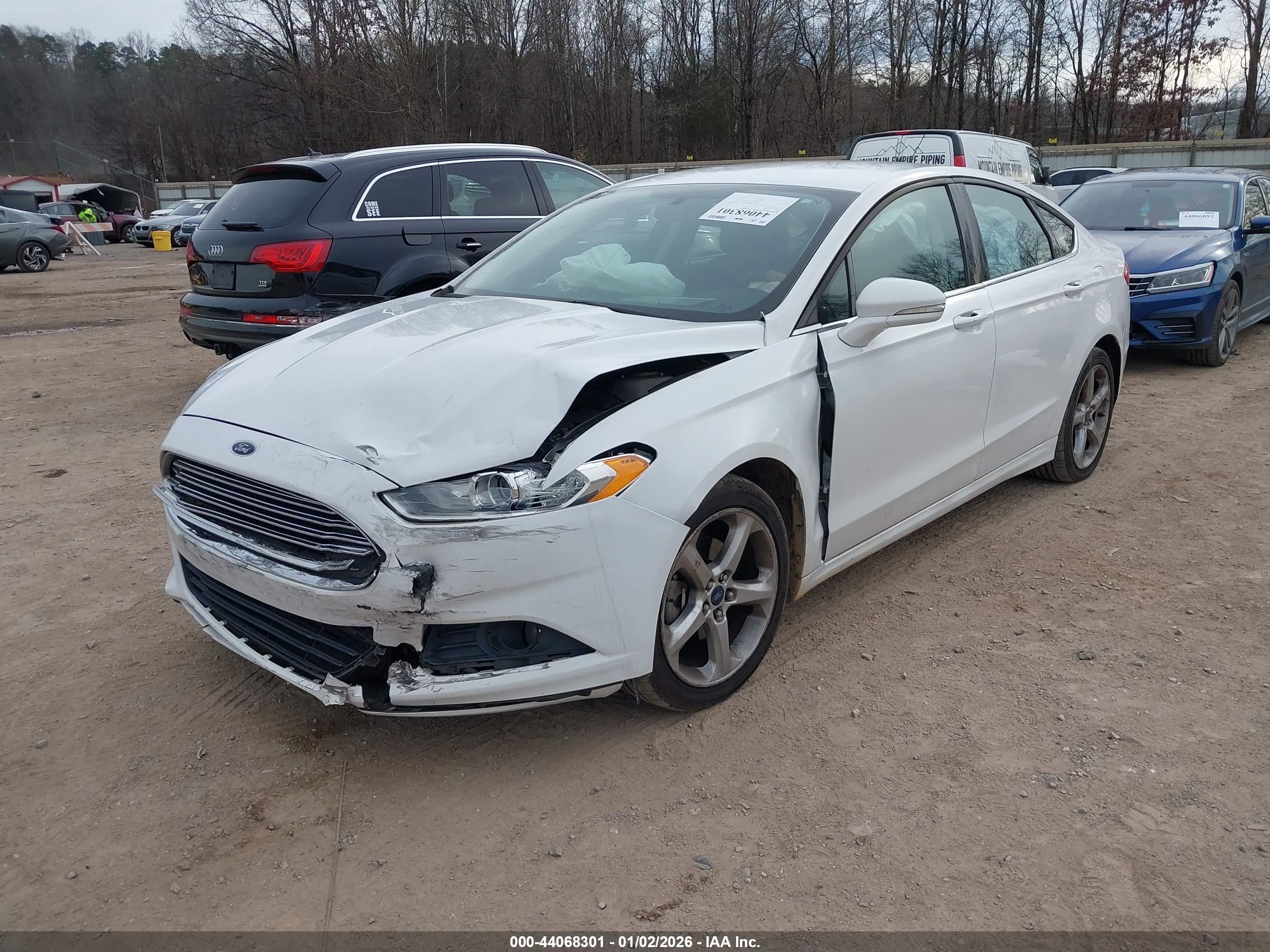 FORD FUSION image 2