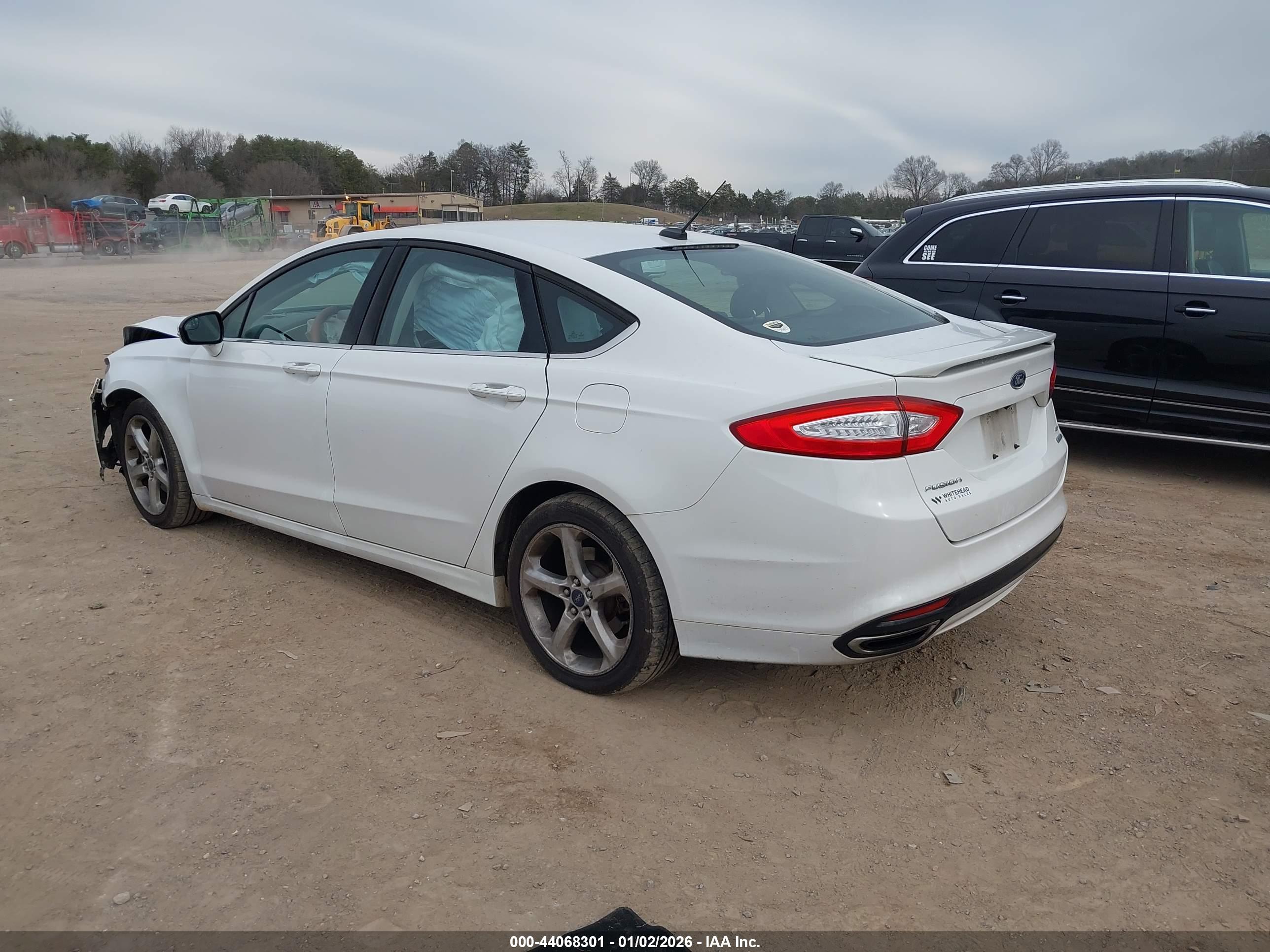 FORD FUSION image 3