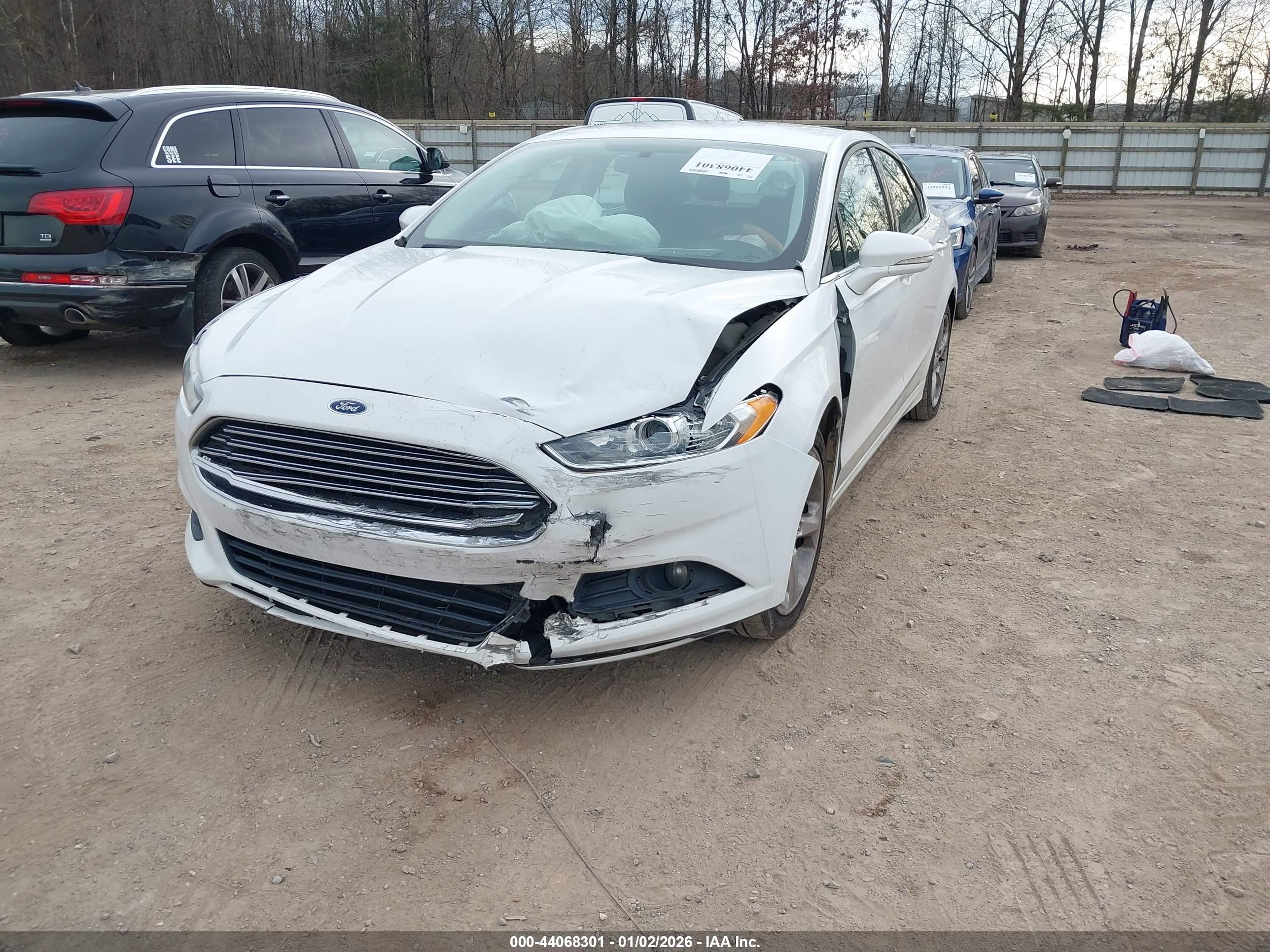 FORD FUSION image 6