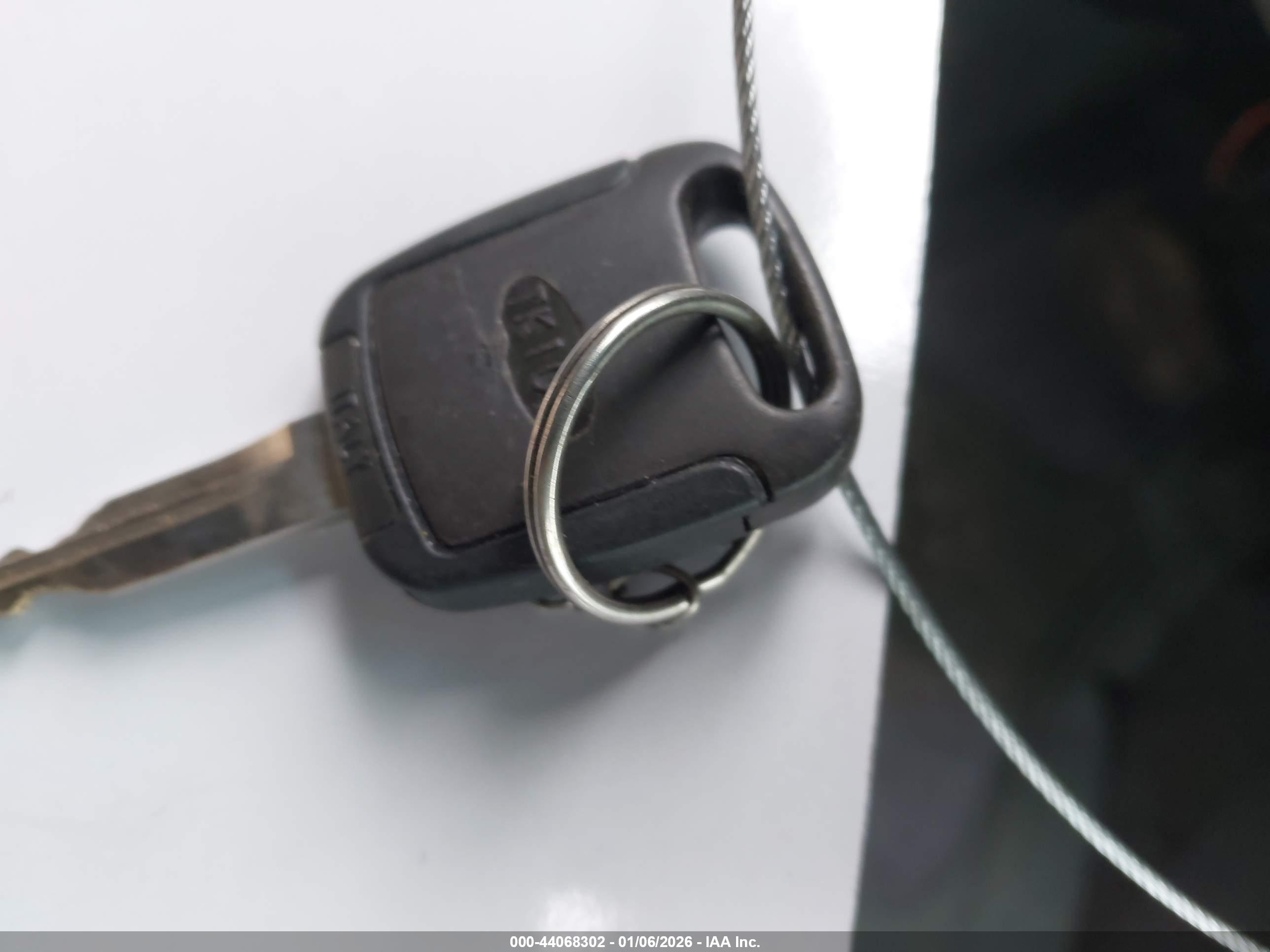 FORD TAURUS image 11