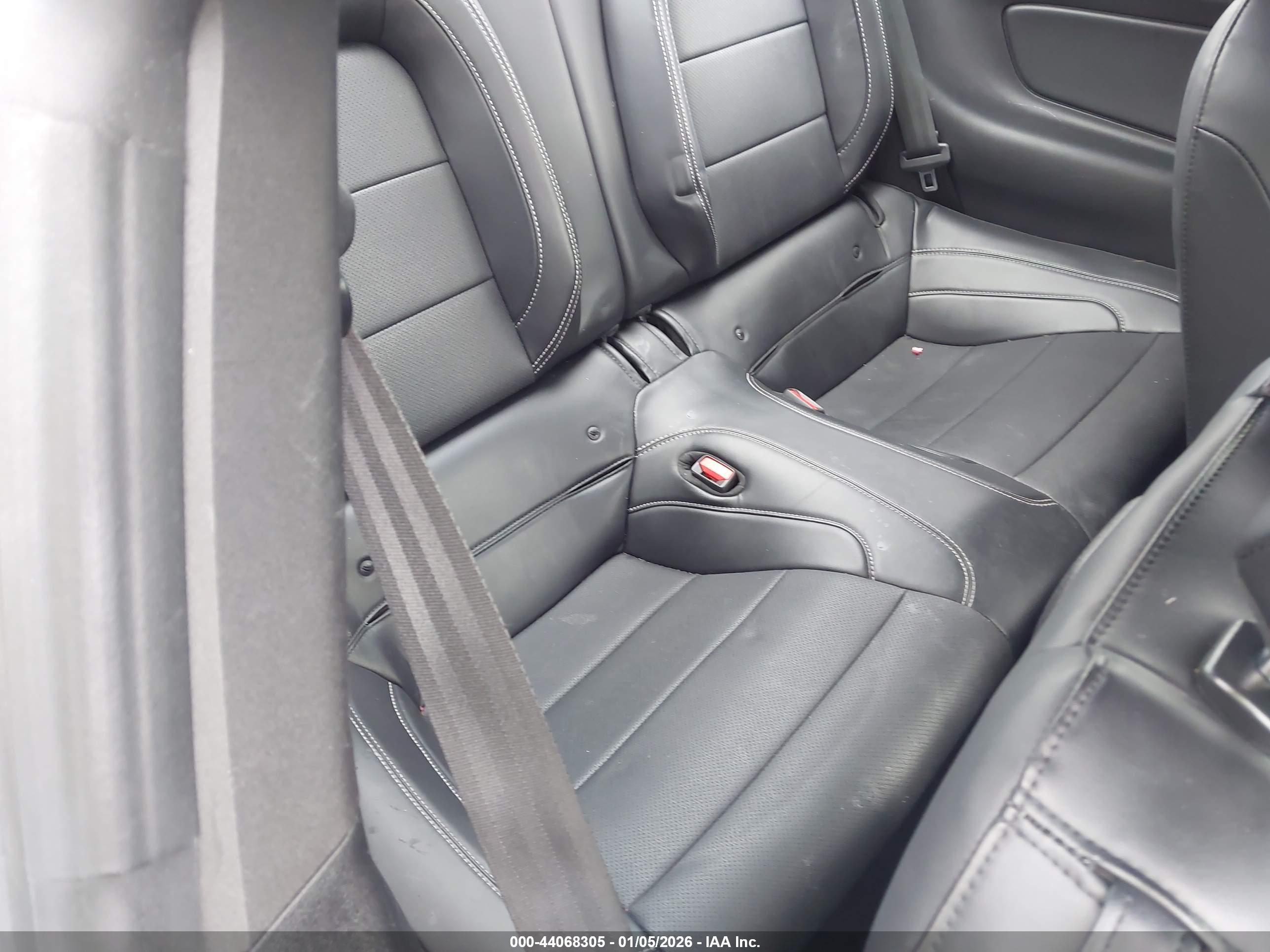 FORD MUSTANG image 8