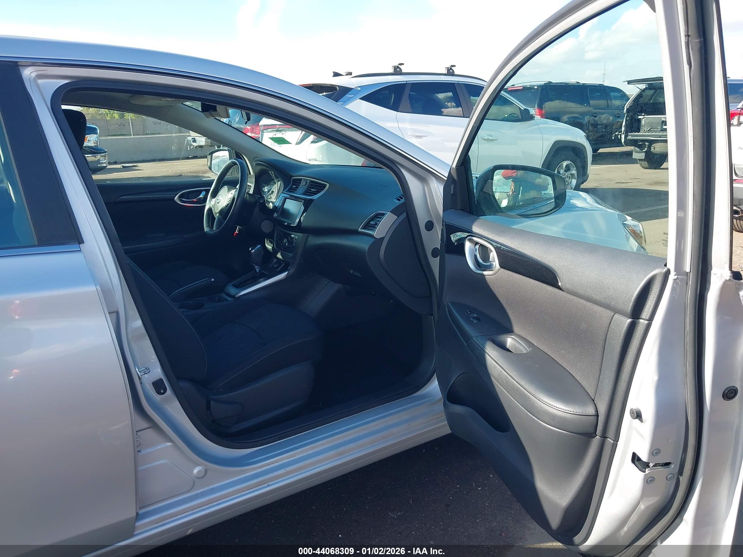NISSAN SENTRA image 5