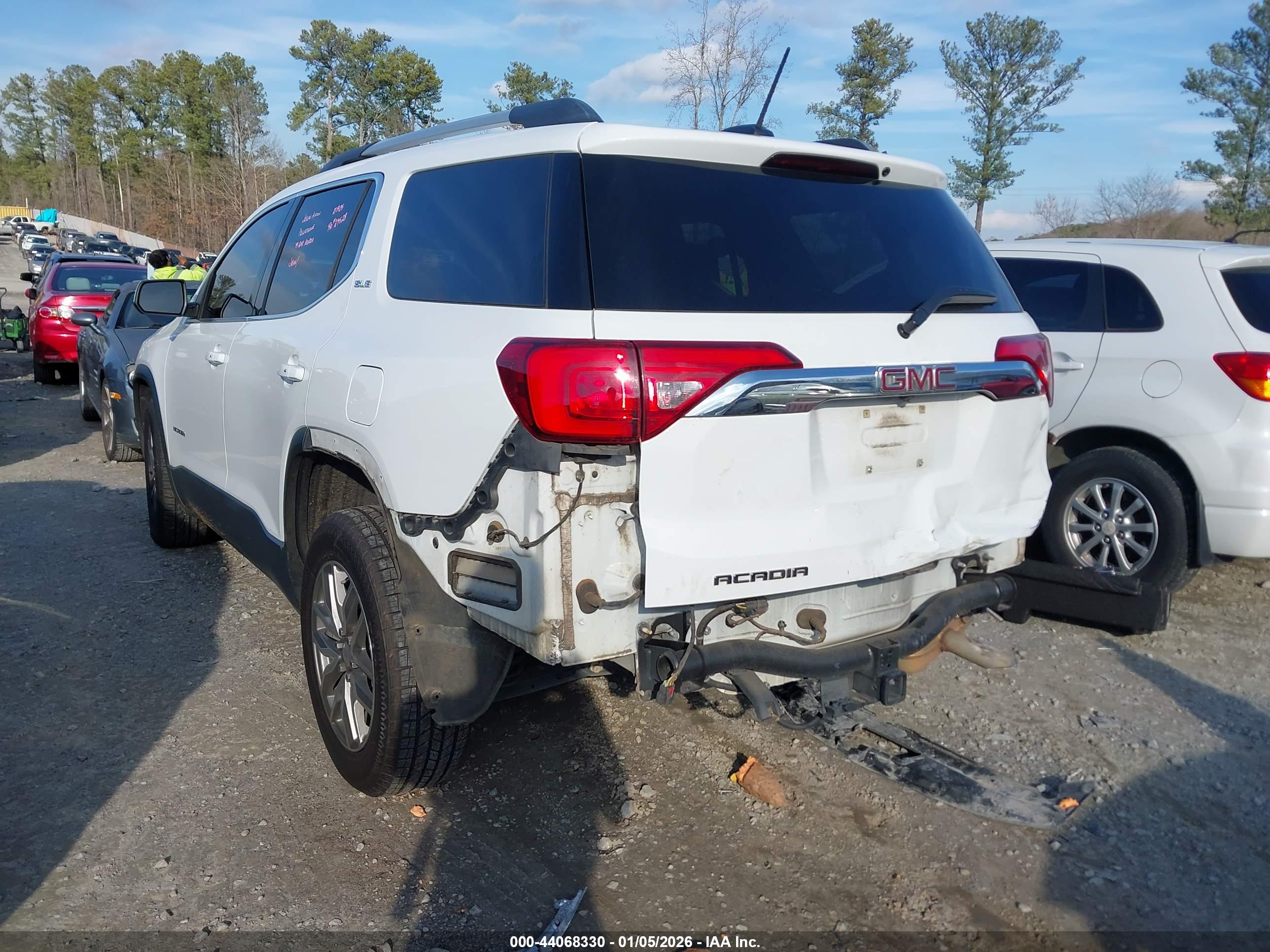 GMC ACADIA image 3