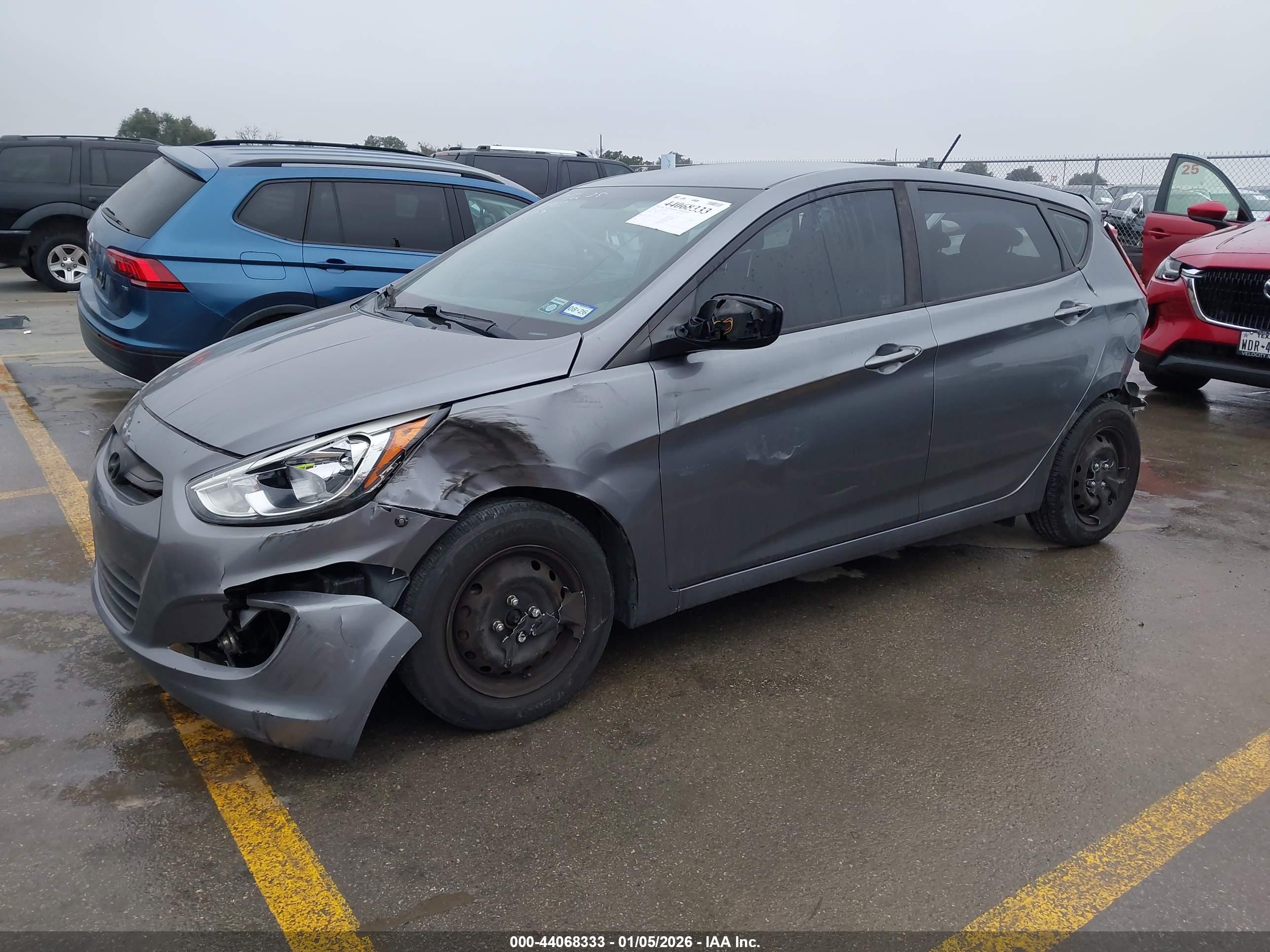 HYUNDAI ACCENT image 2