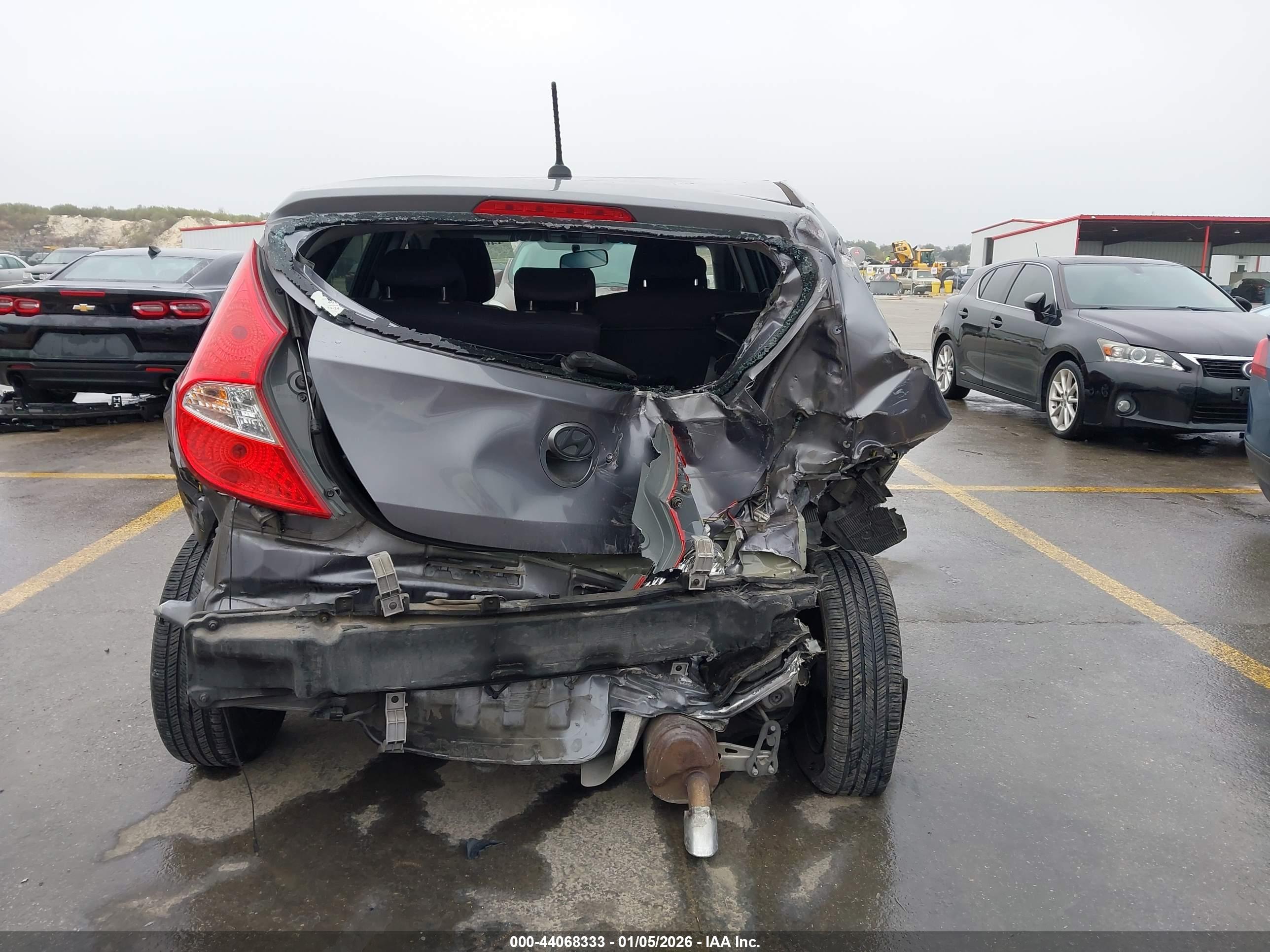 HYUNDAI ACCENT image 6