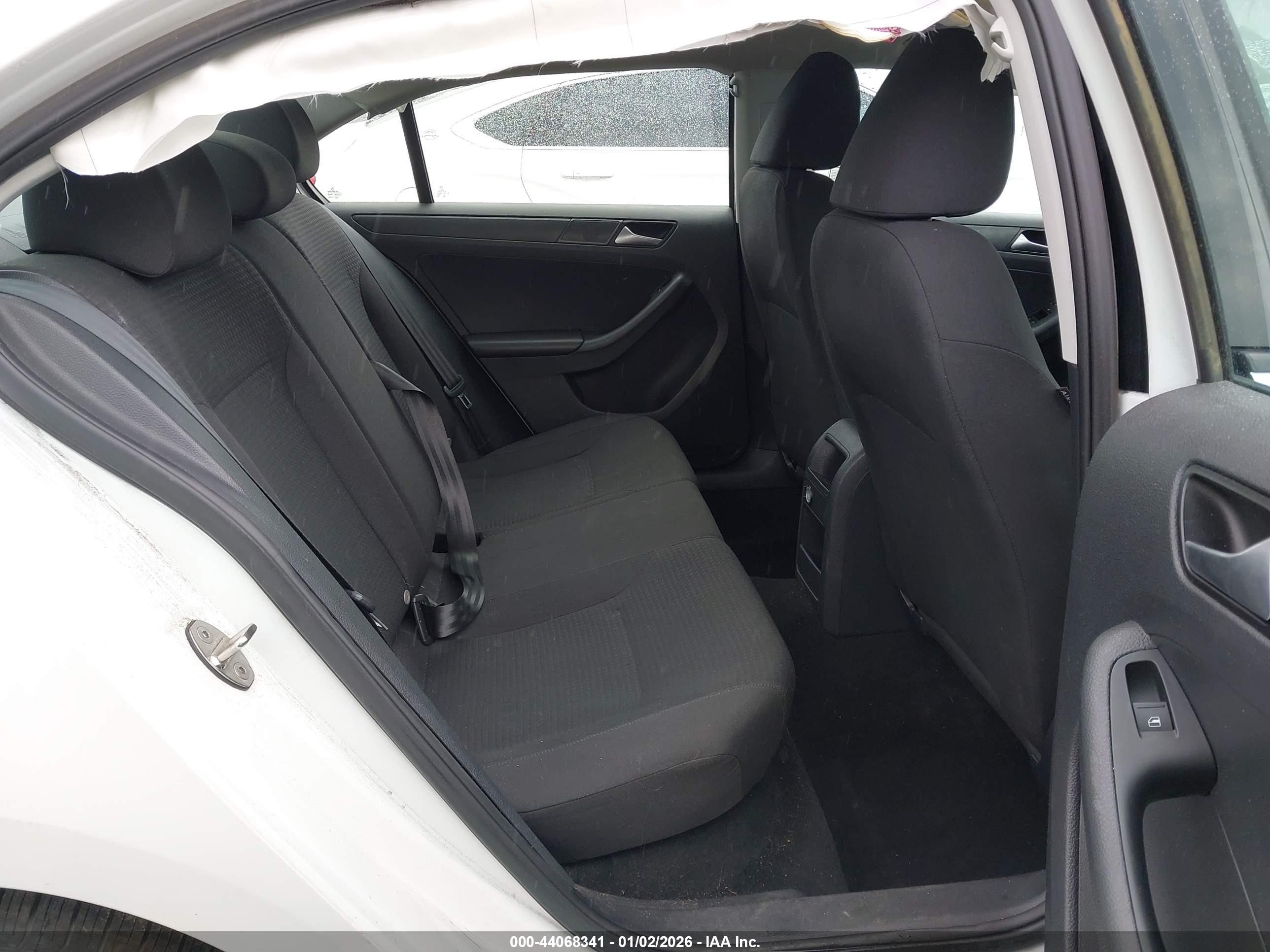 VOLKSWAGEN JETTA image 8
