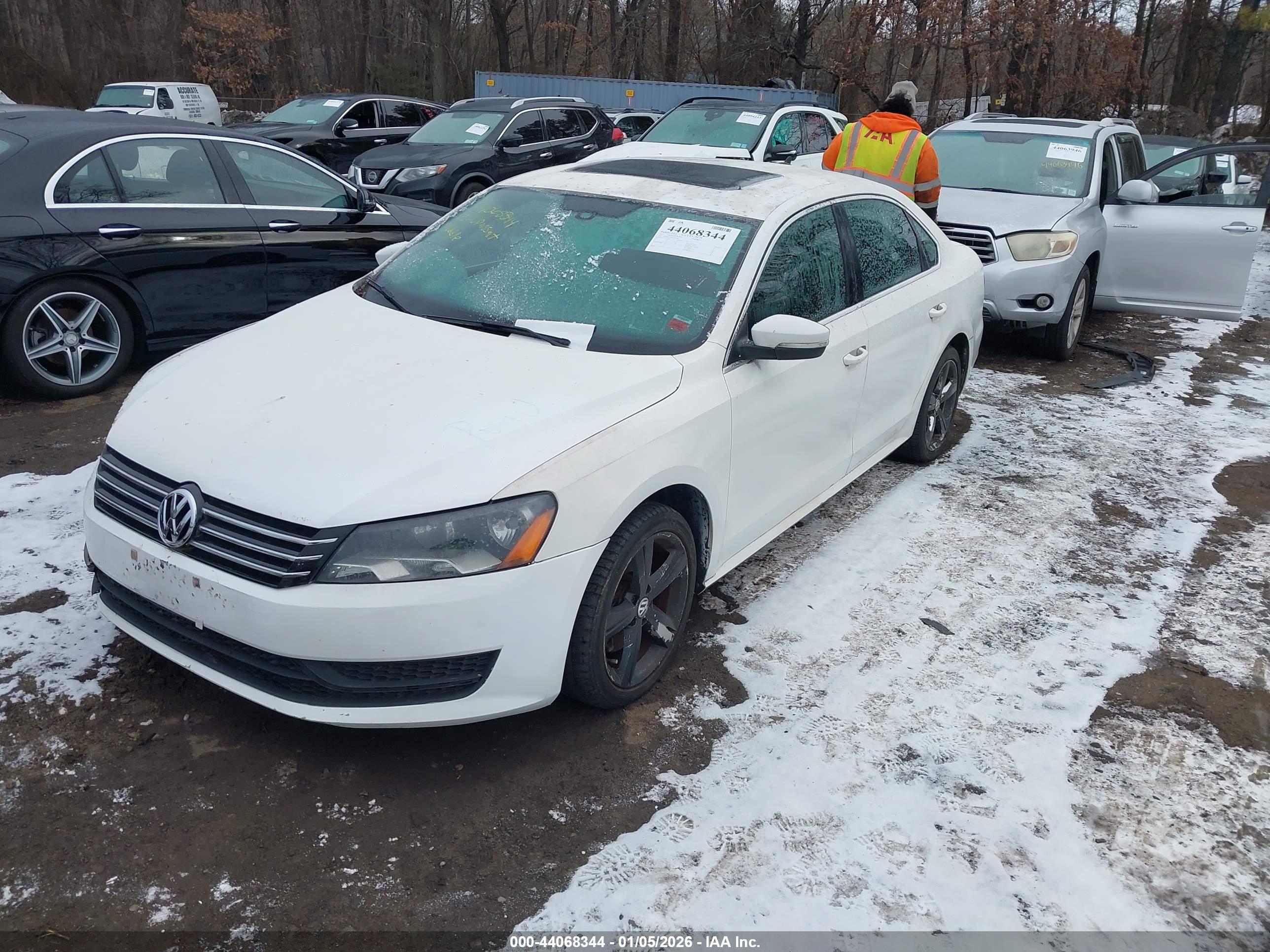 VOLKSWAGEN PASSAT image 2