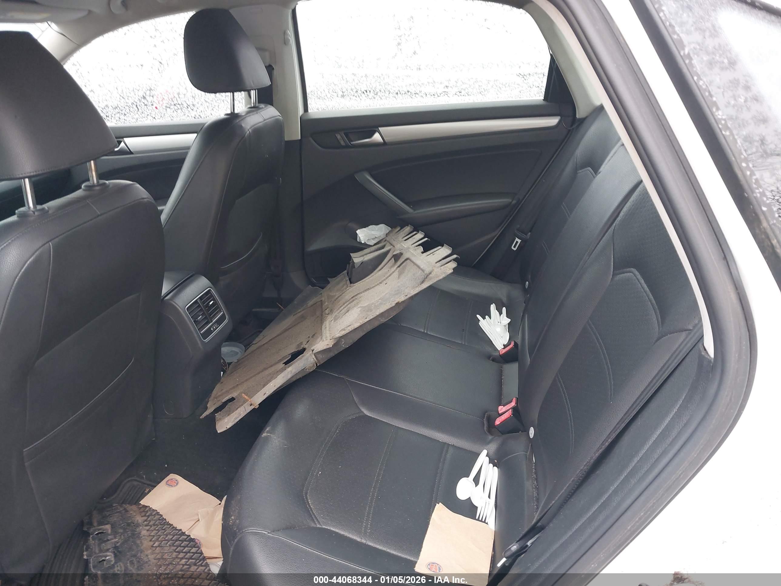 VOLKSWAGEN PASSAT image 8