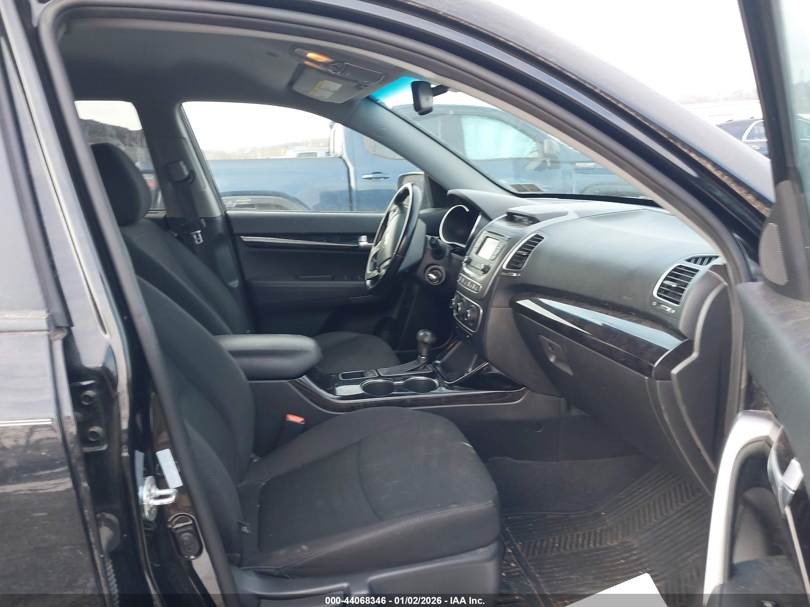 KIA SORENTO image 5