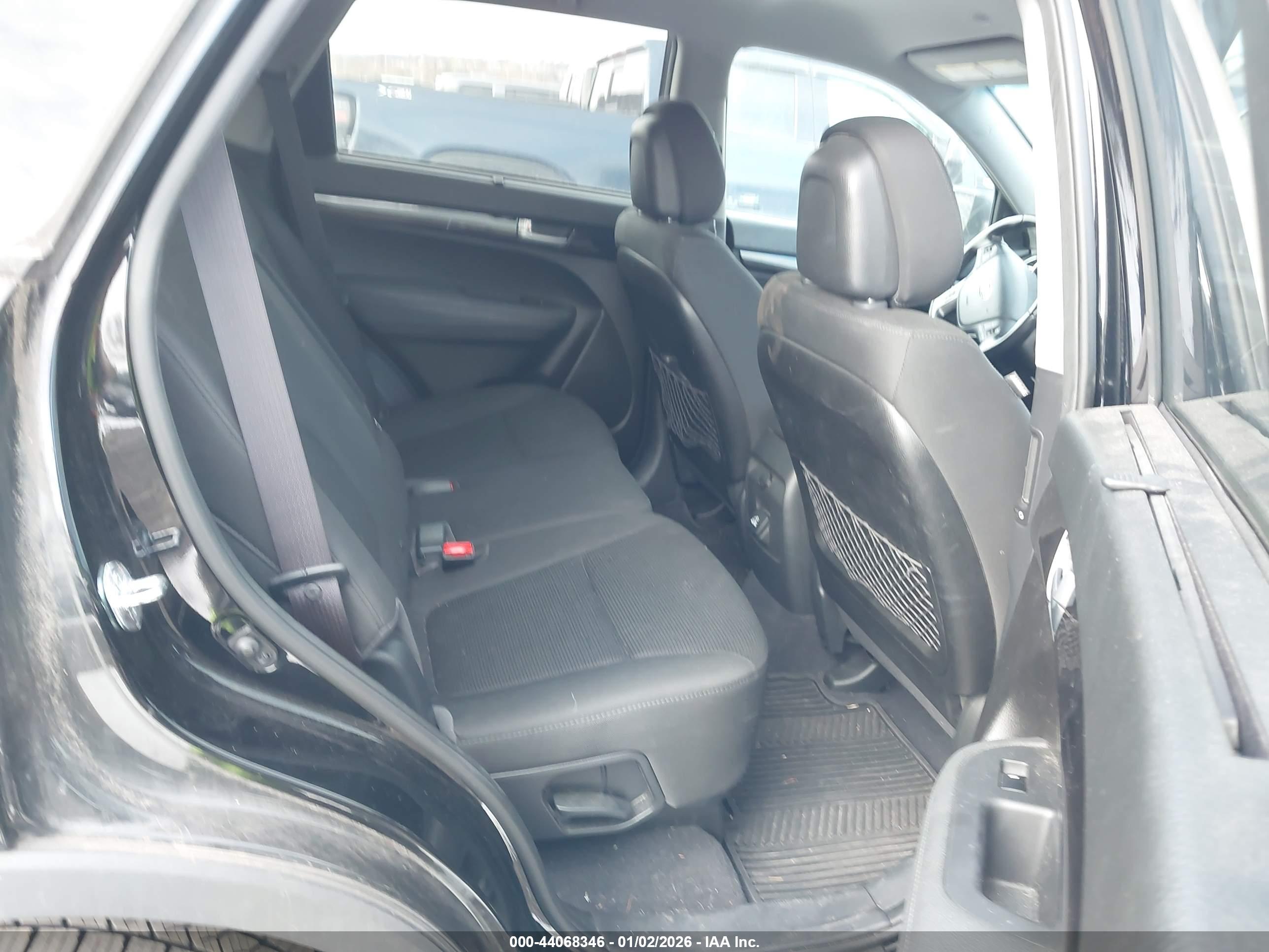 KIA SORENTO image 8