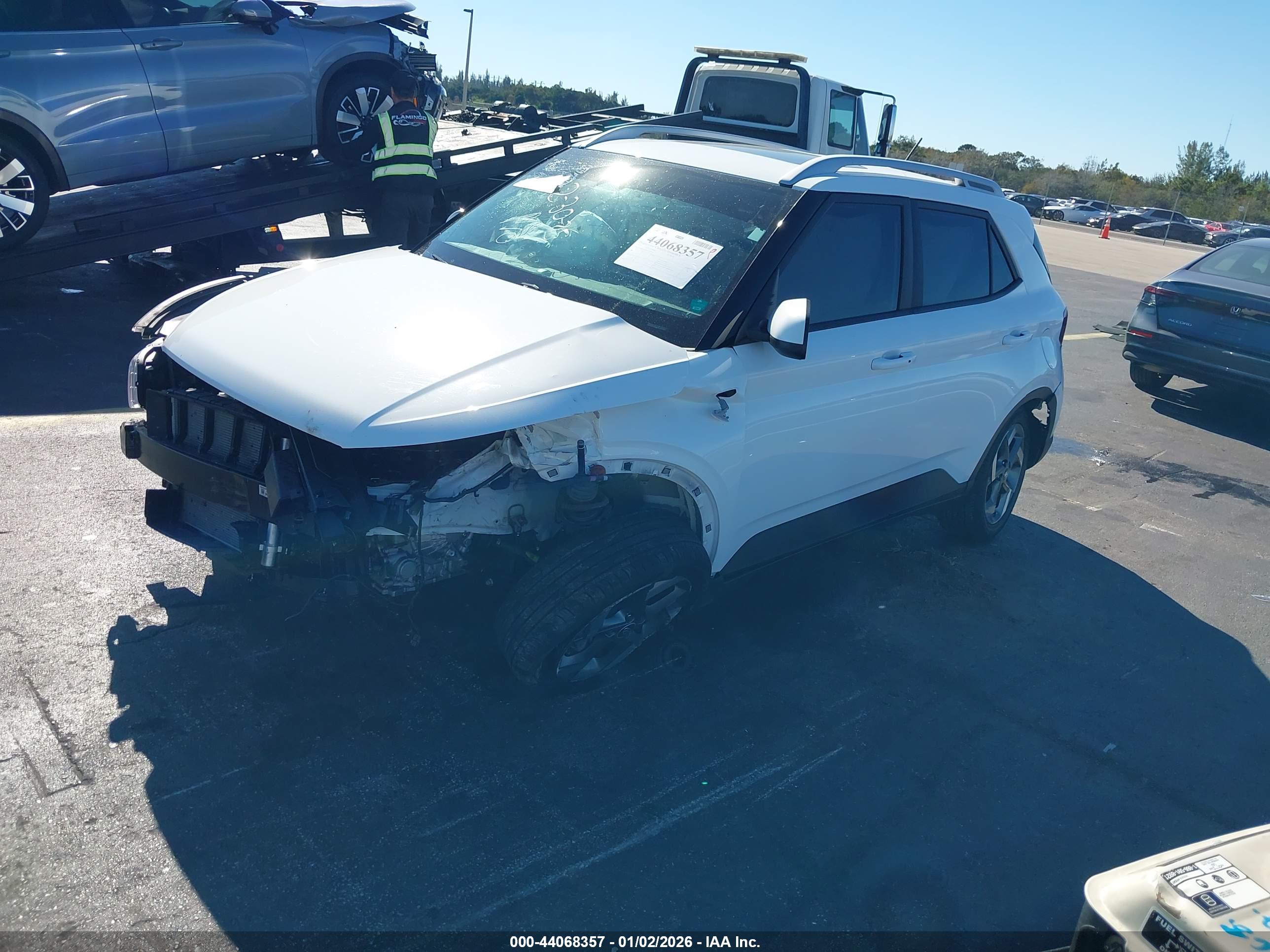 HYUNDAI VENUE image 2