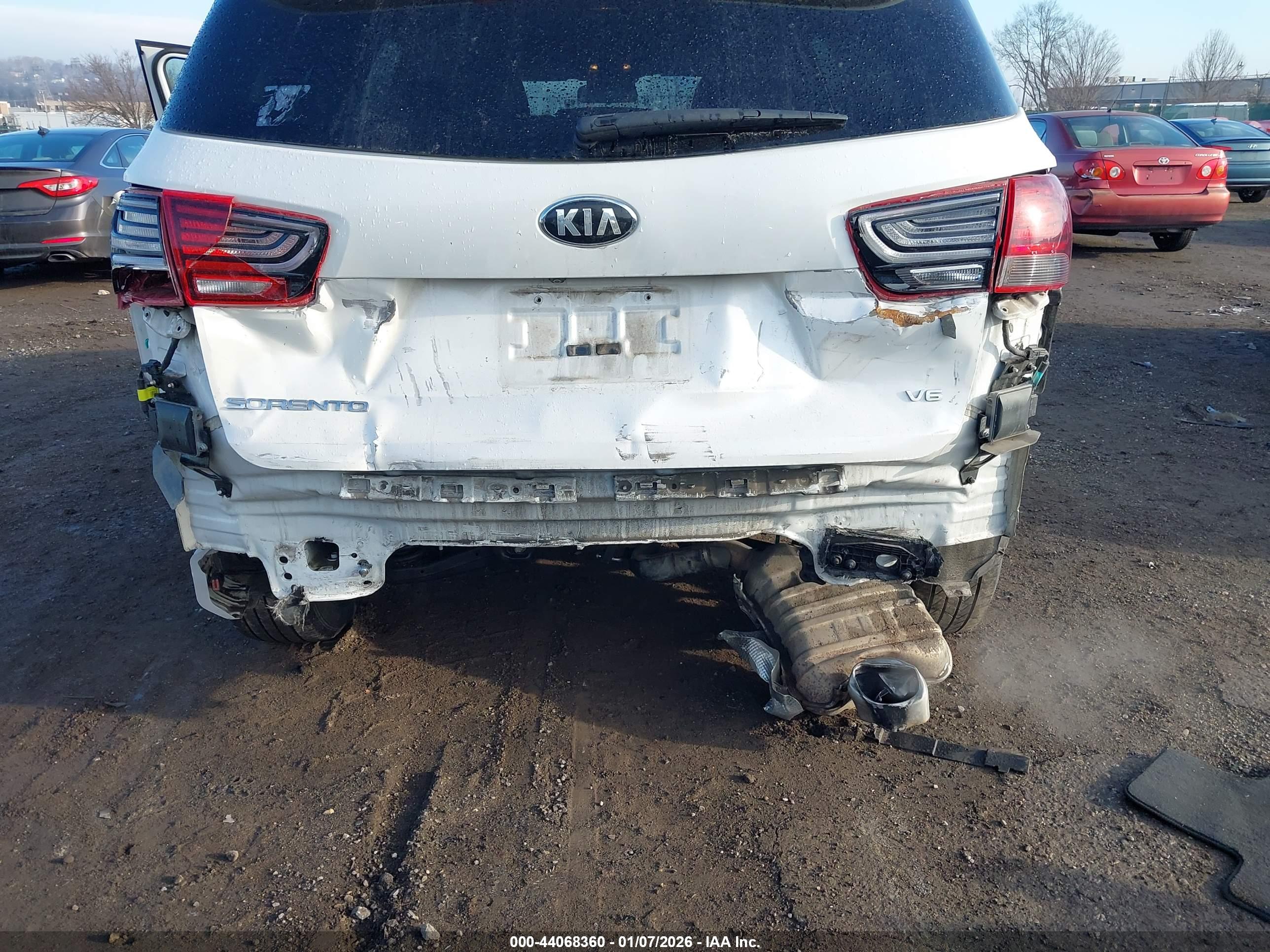 KIA SORENTO image 6
