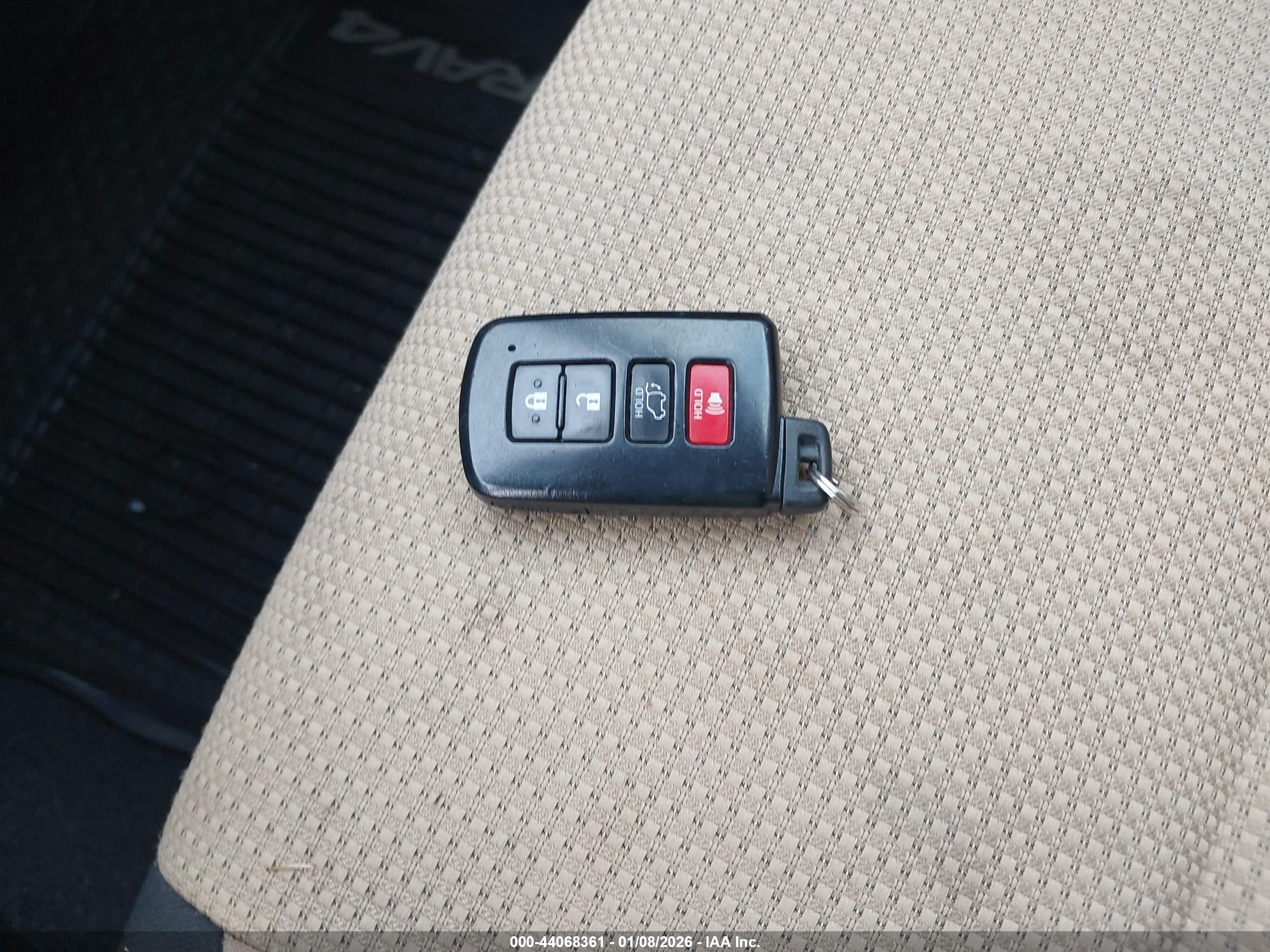 TOYOTA RAV4 image 11
