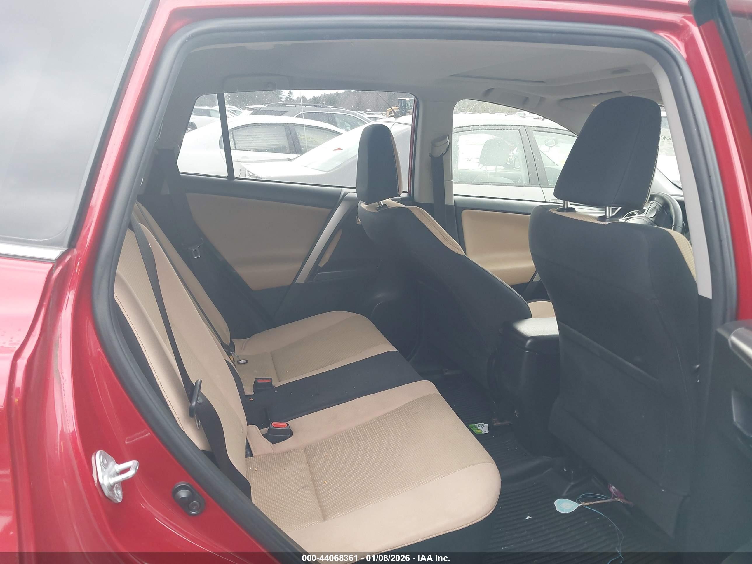 TOYOTA RAV4 image 8