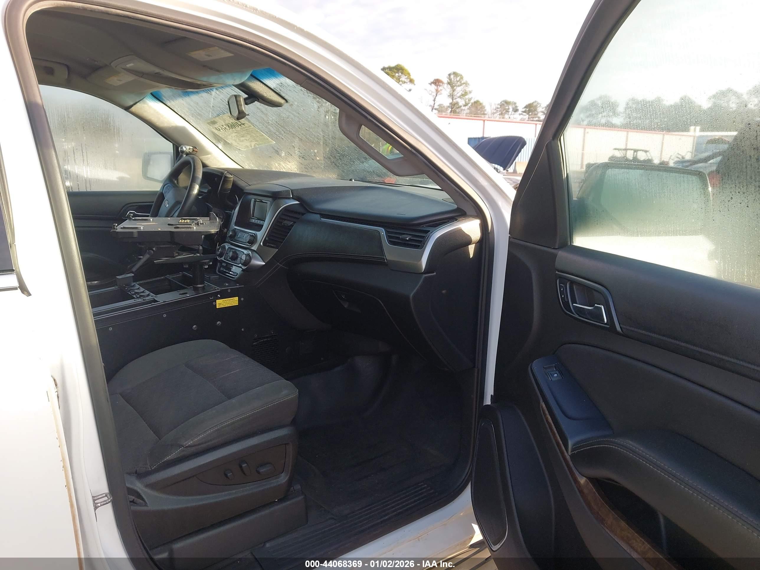 CHEVROLET TAHOE image 5