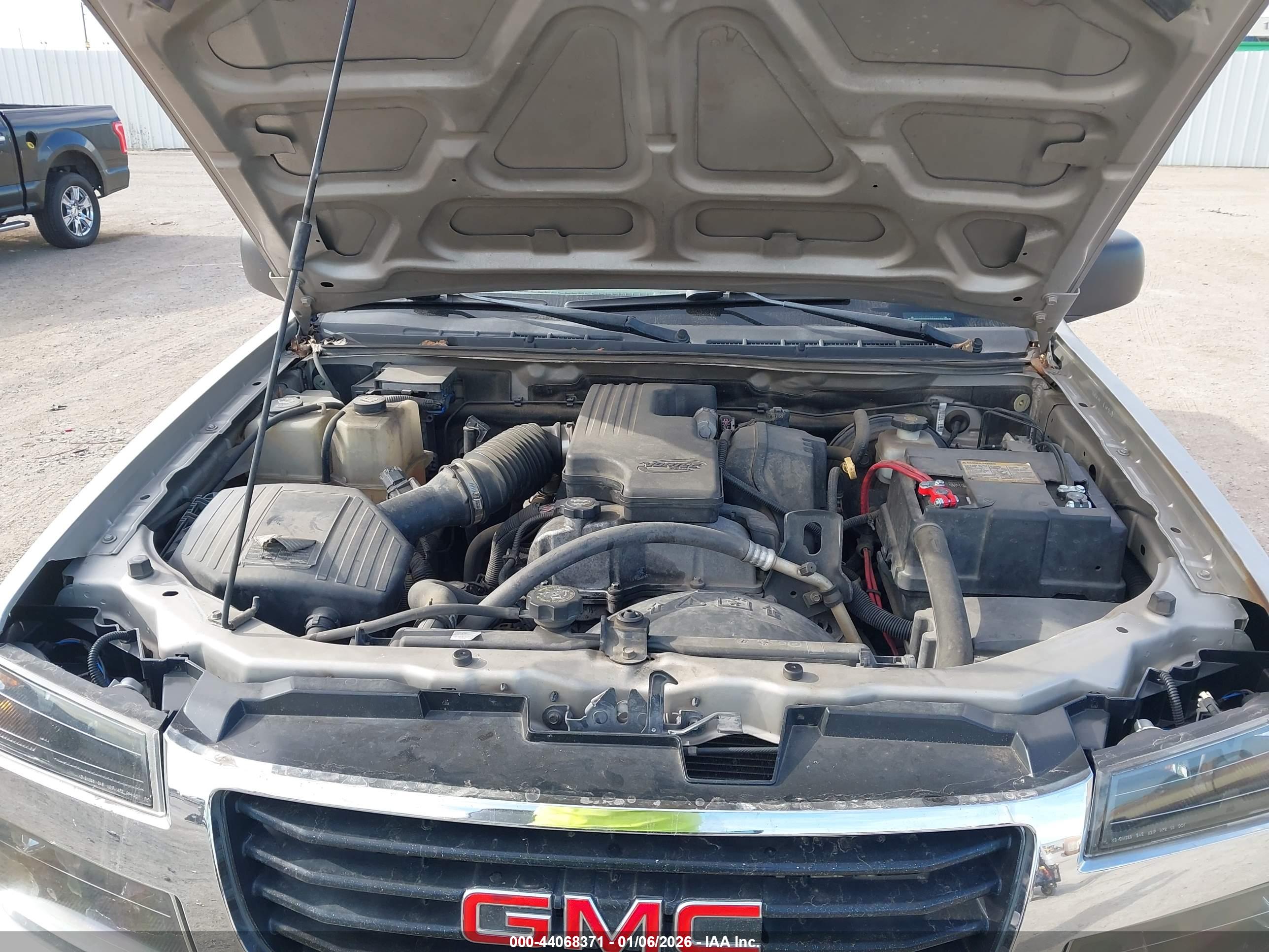 GMC CANYON image 10