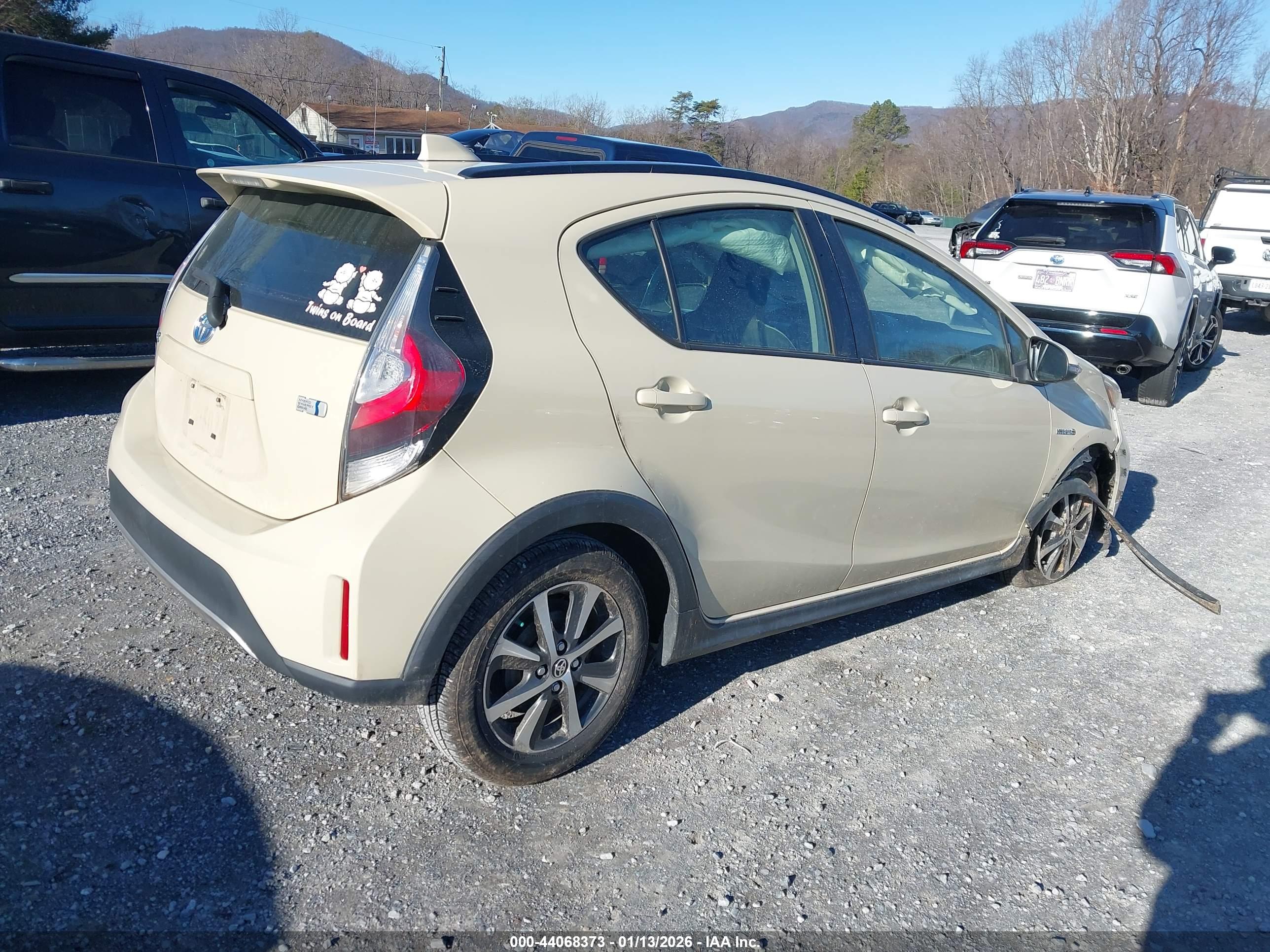 TOYOTA PRIUS image 4