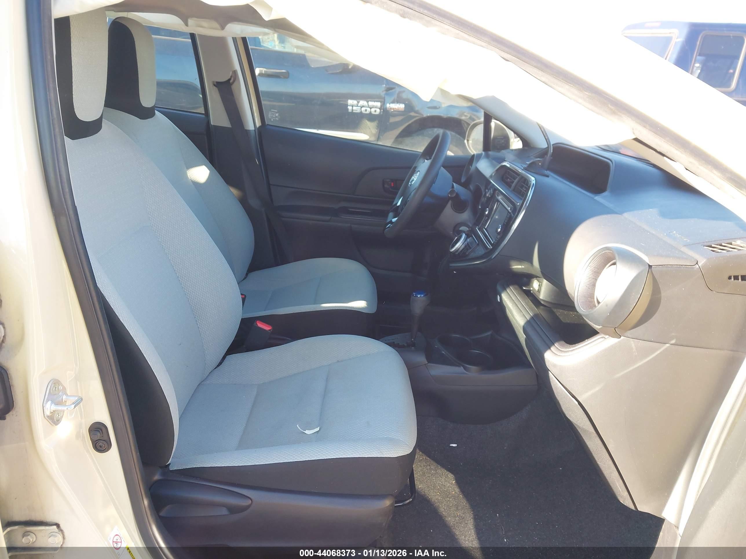 TOYOTA PRIUS image 5