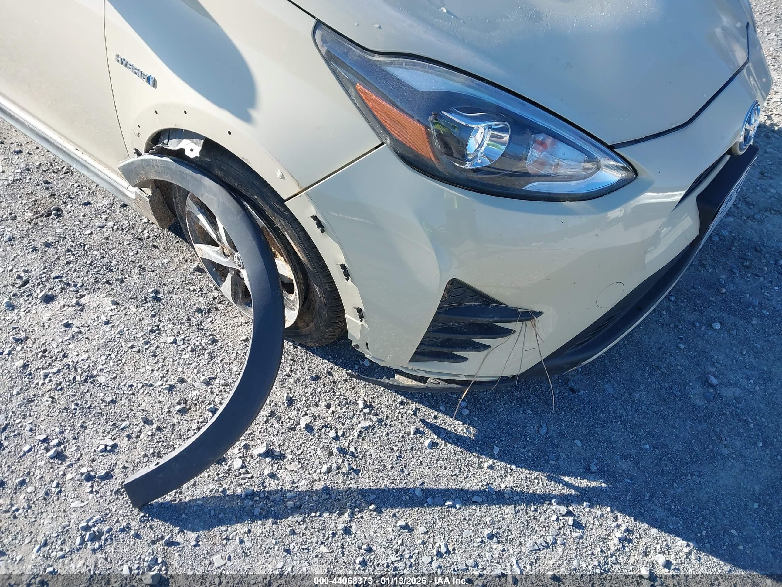 TOYOTA PRIUS image 6
